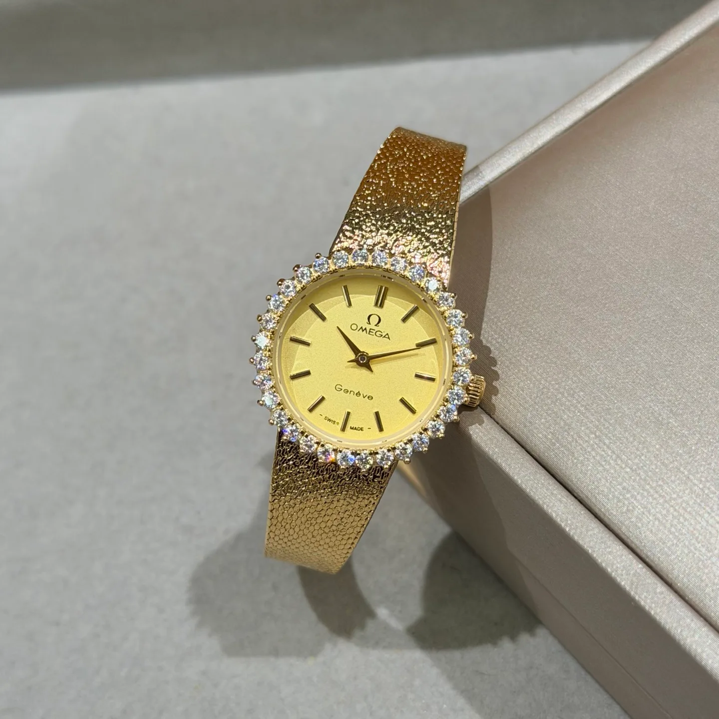 Women's Watches OMEGA 17843053