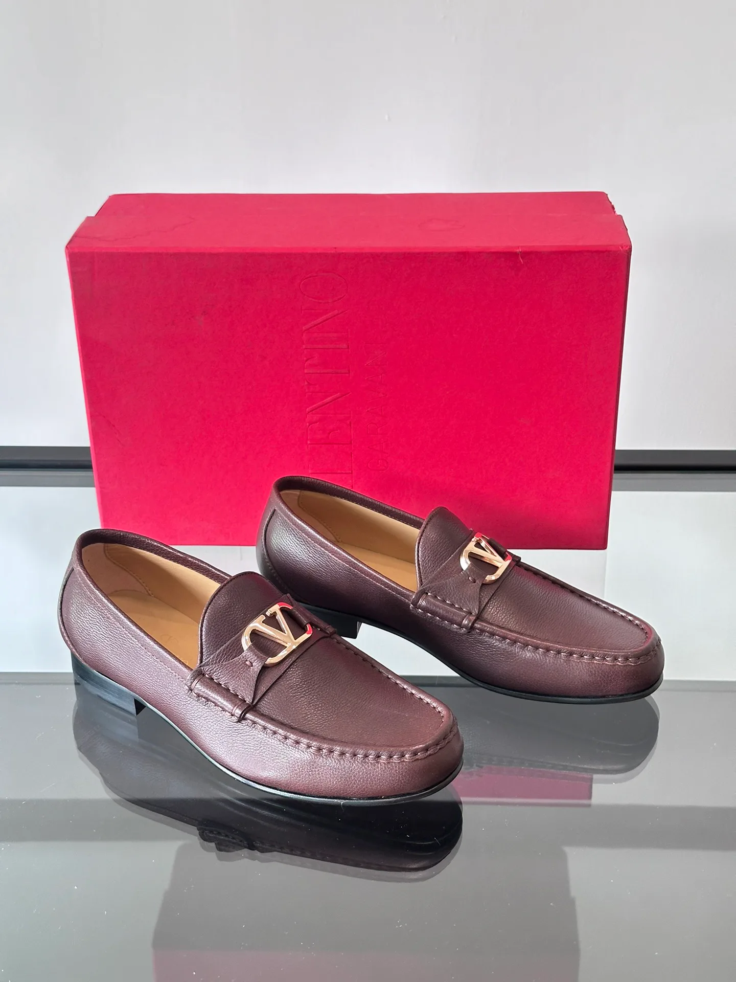 Men's Loafers And Dress Shoes VALENTINO 17715977