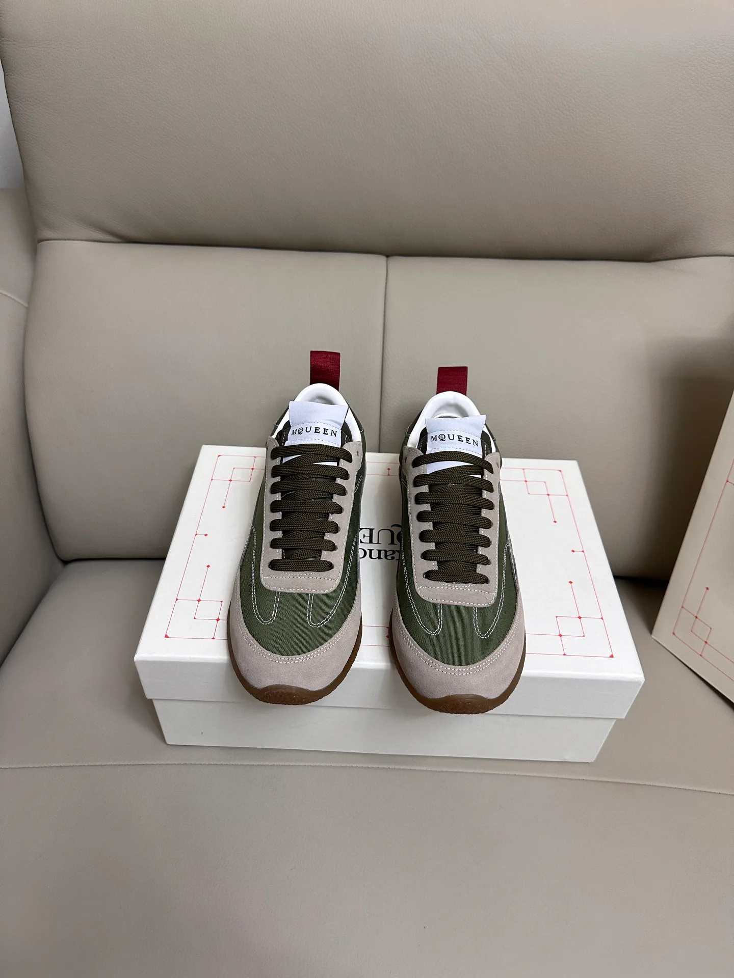 Кроссовки Женские Alexander Mcqueen 18616749