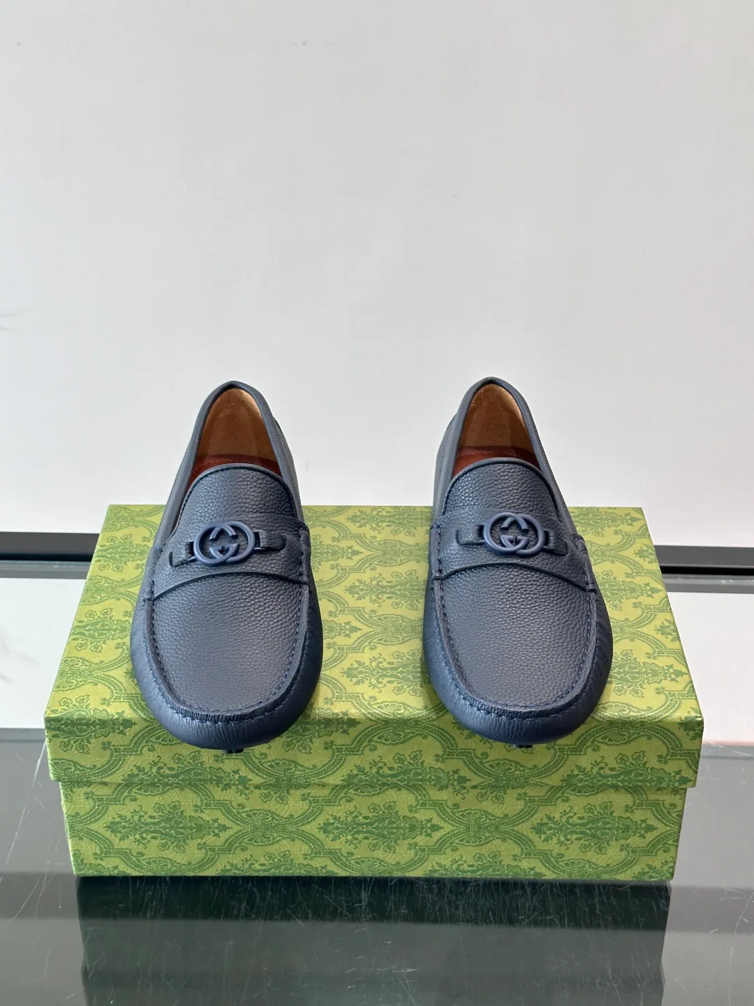 Men's Loafers And Dress Shoes GUCCI 17604304