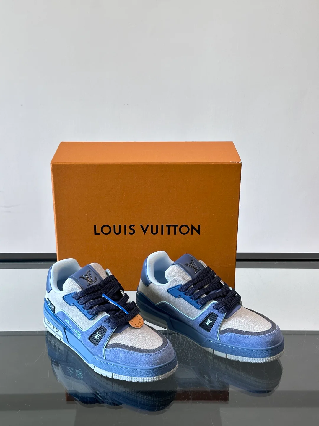 Men's Sneakers LOUIS VUITTON 17588543