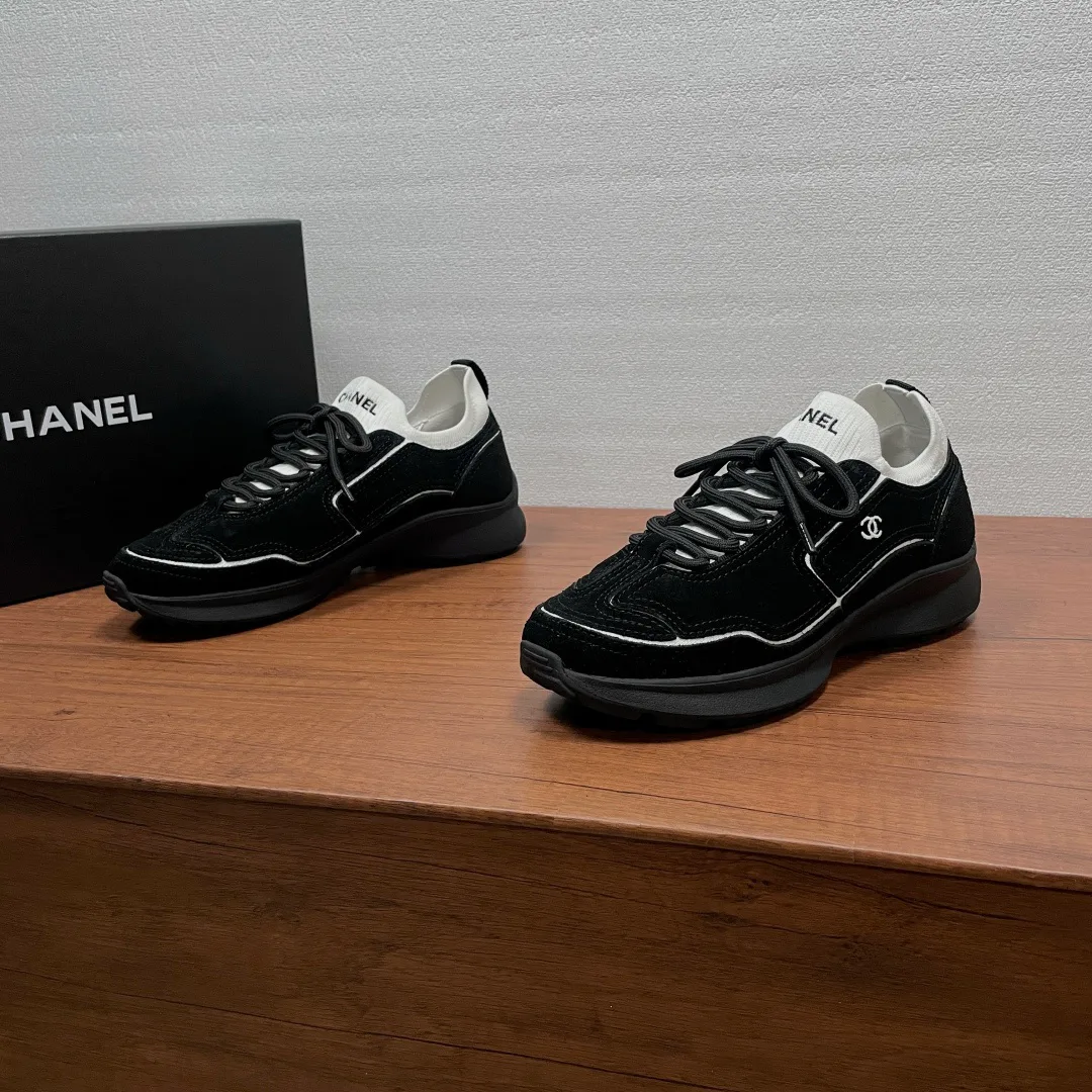 Women's Sneakers CHANEL 17542466