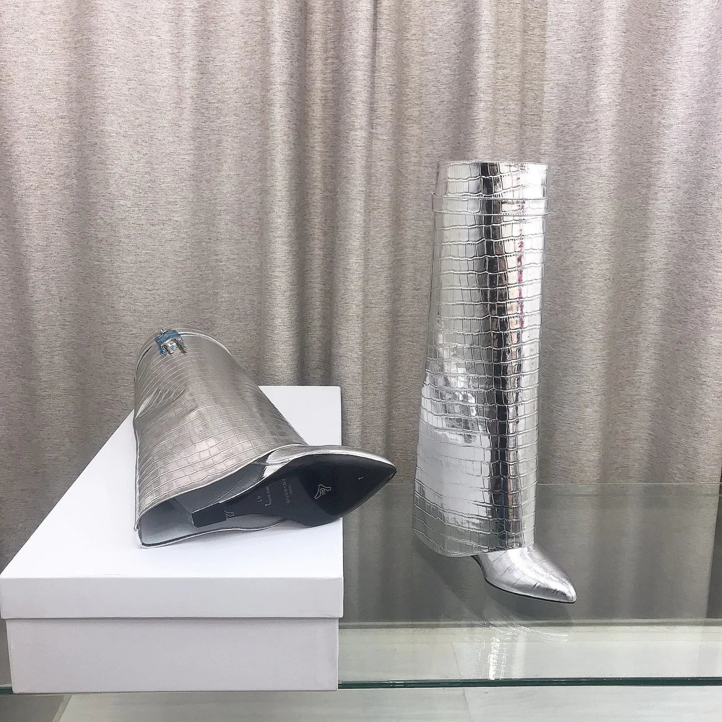 Women's Boots GIVENCHY 18289995