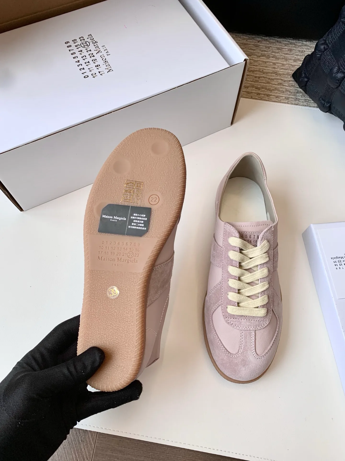 Women's Sneakers MAISON MARGIELA 17628618