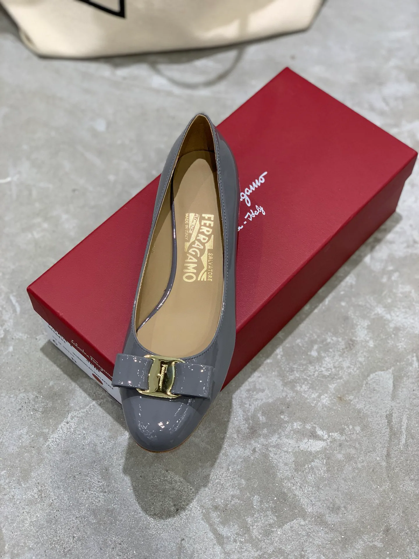 Women's Ballet Flats SALVATORE FERRAGAMO 18340697