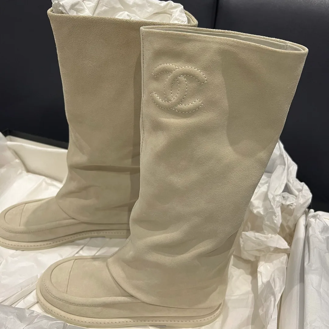 Women's Boots CHANEL 18198973