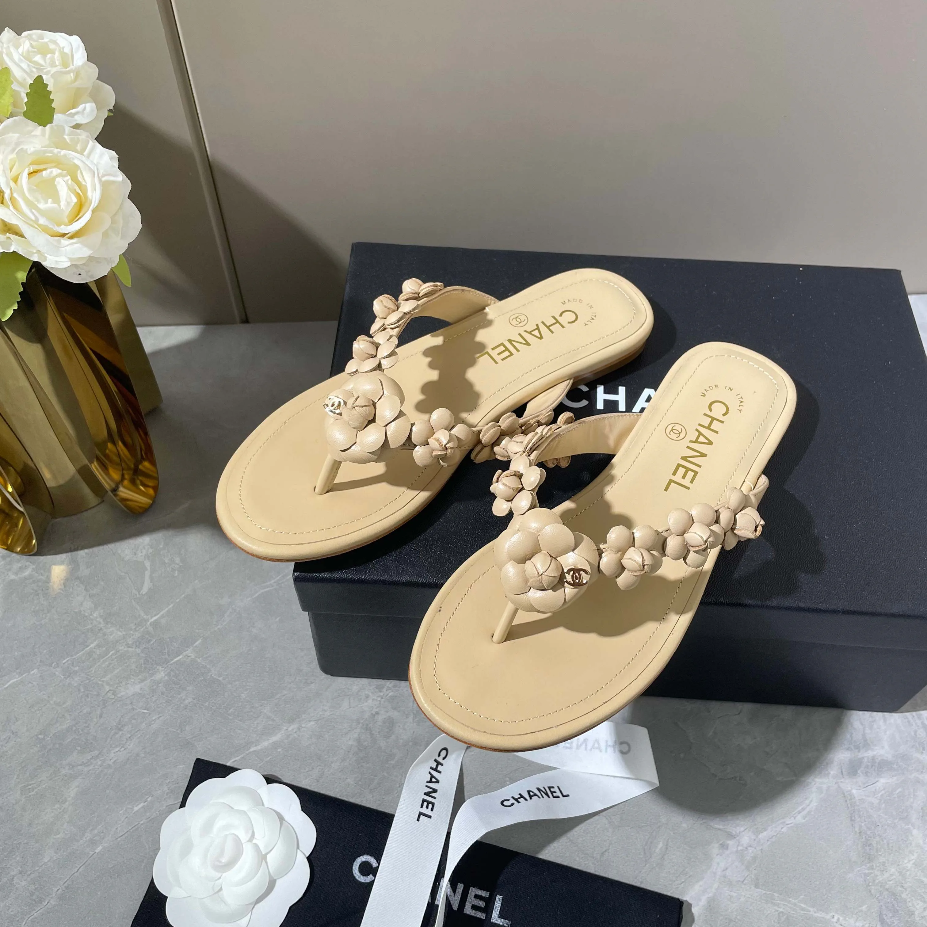 Women's Flip-Flops CHANEL 17947068