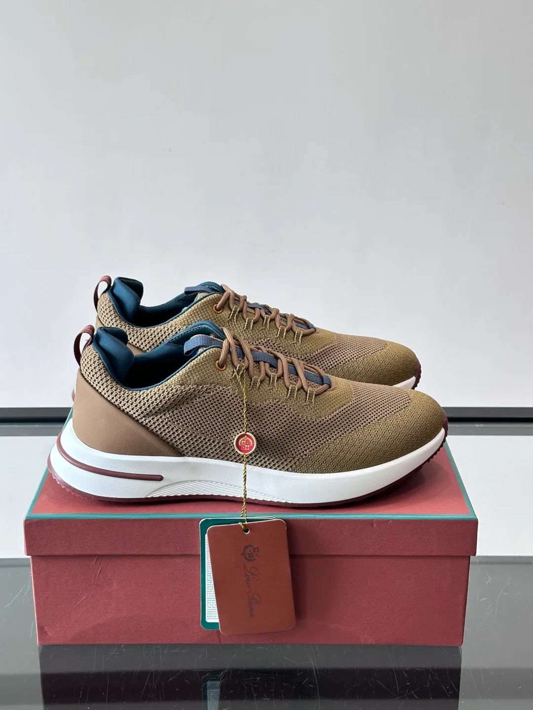 Men's Sneakers LORO PIANA 18265116