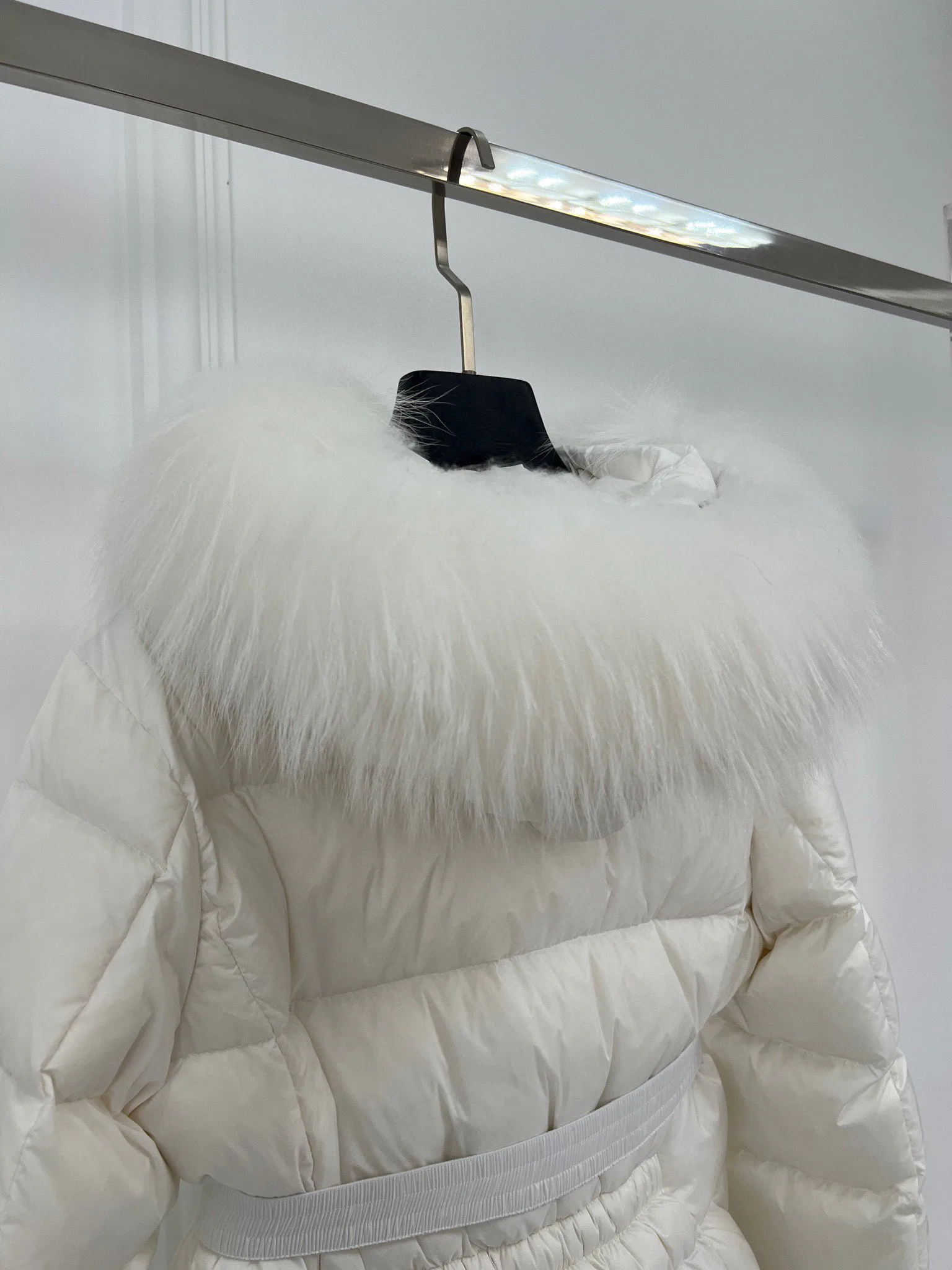 Women's Jackets And Down Jackets MONCLER 18416114