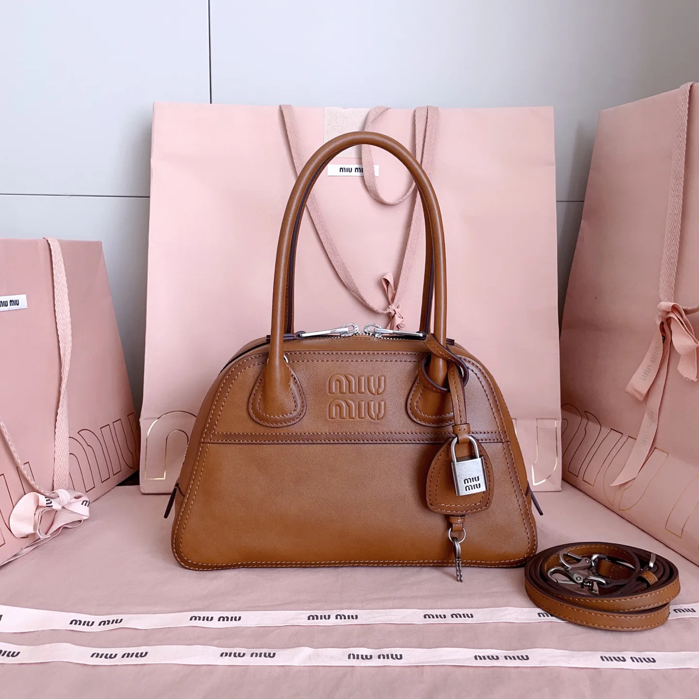Классические Сумки Женские Miu Miu 18602461
