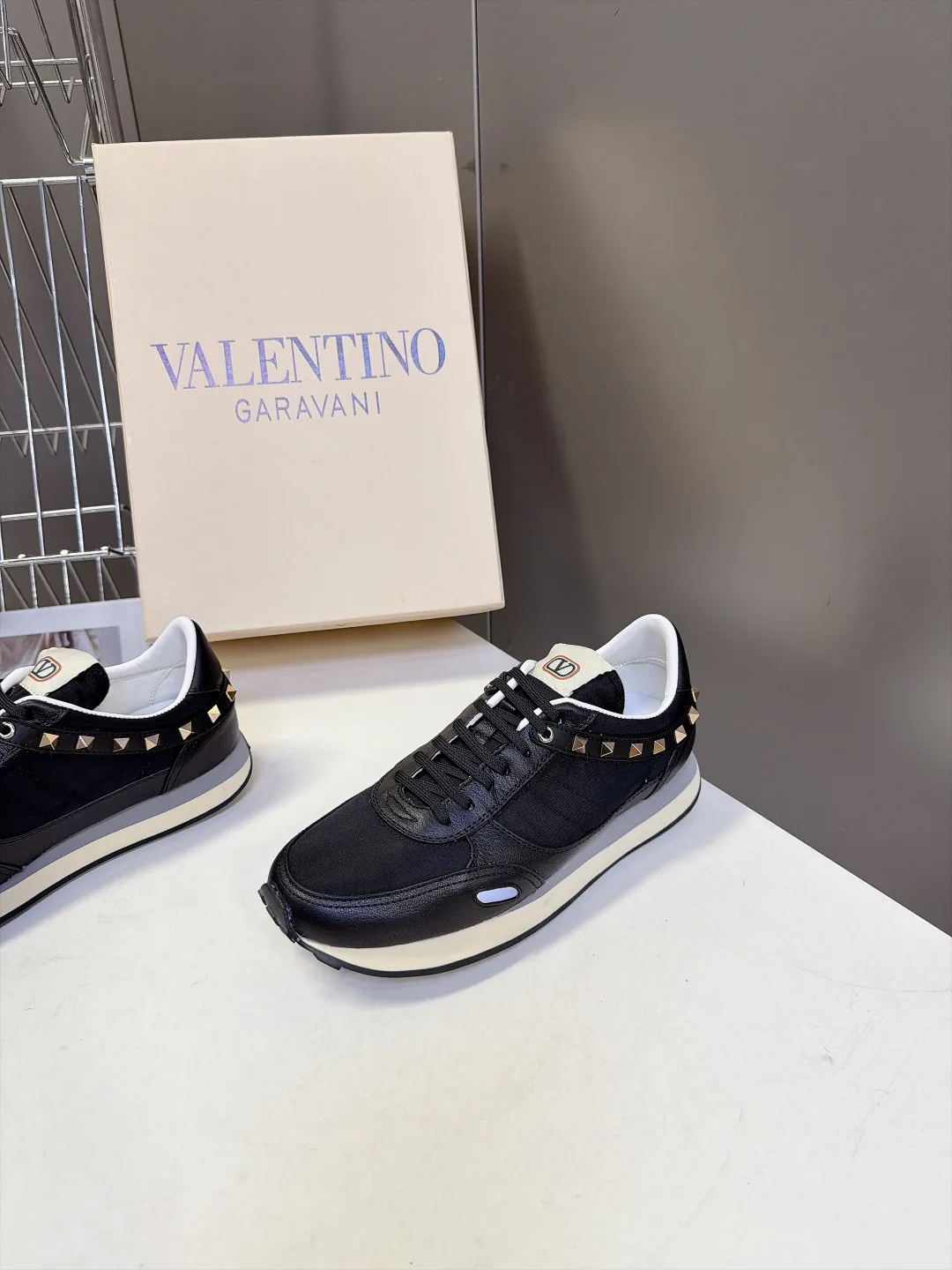 Women's Sneakers VALENTINO 17887673