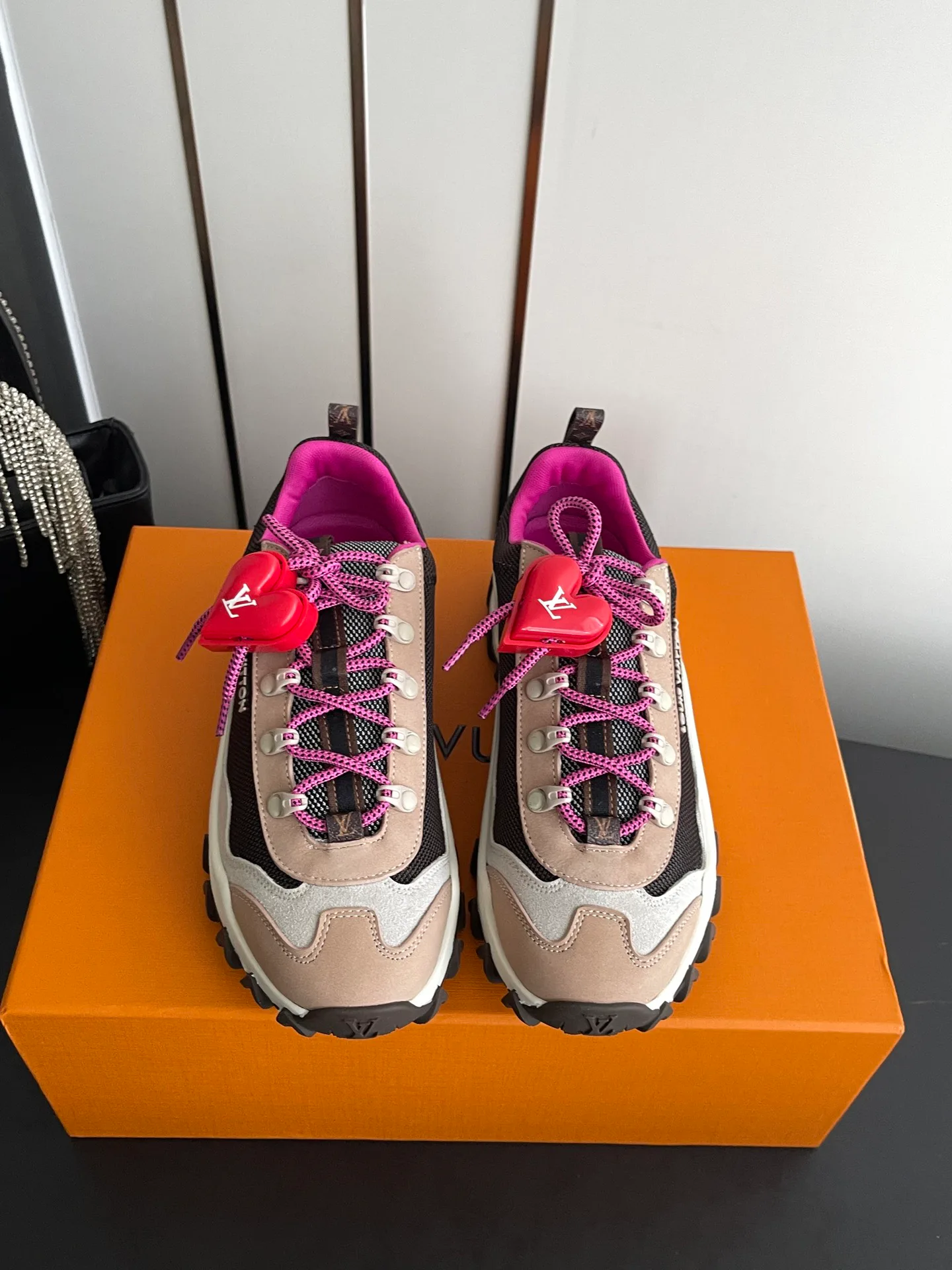 Women's Sneakers LOUIS VUITTON 17554379