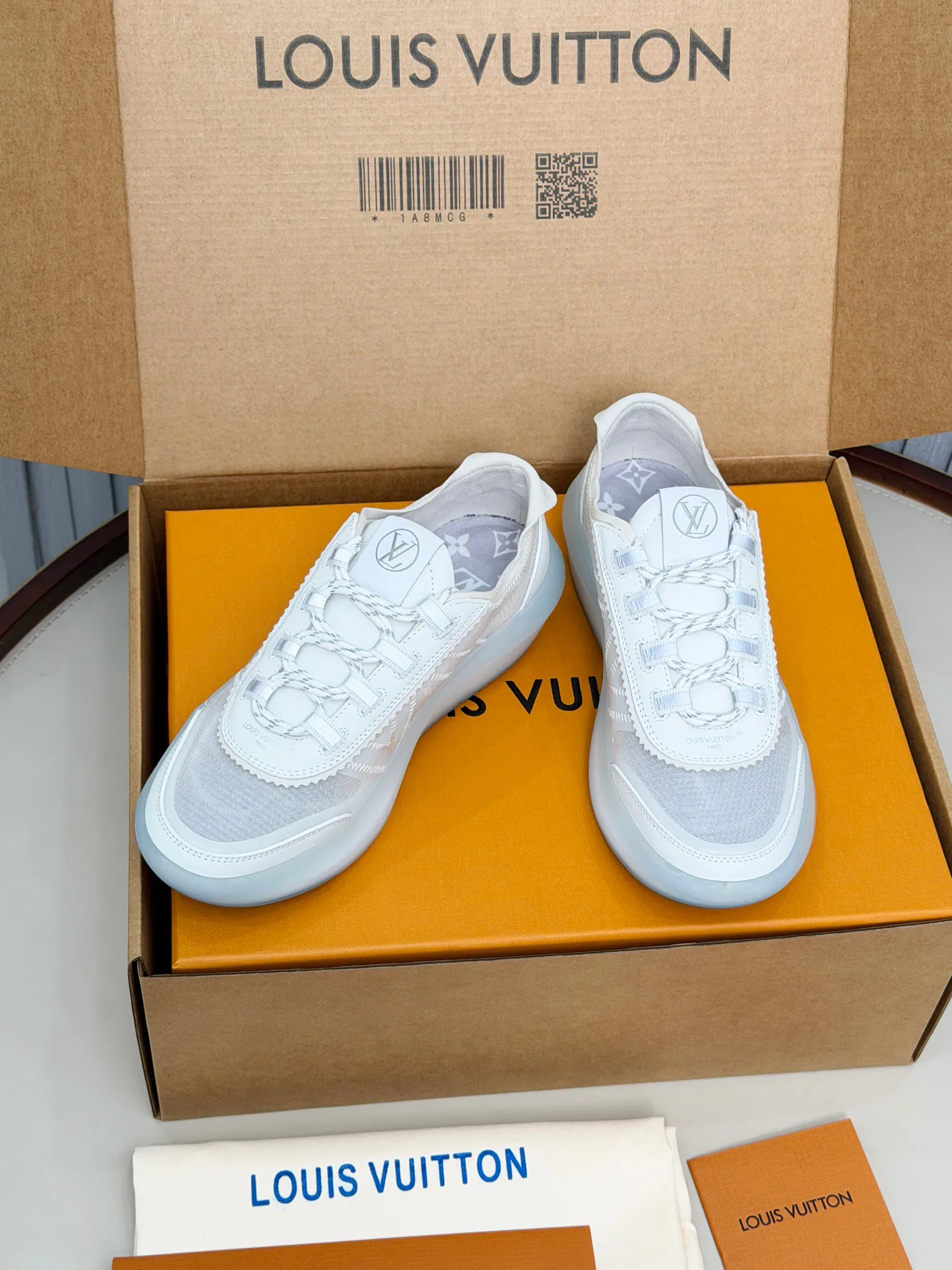 Women's Sneakers LOUIS VUITTON 18265144