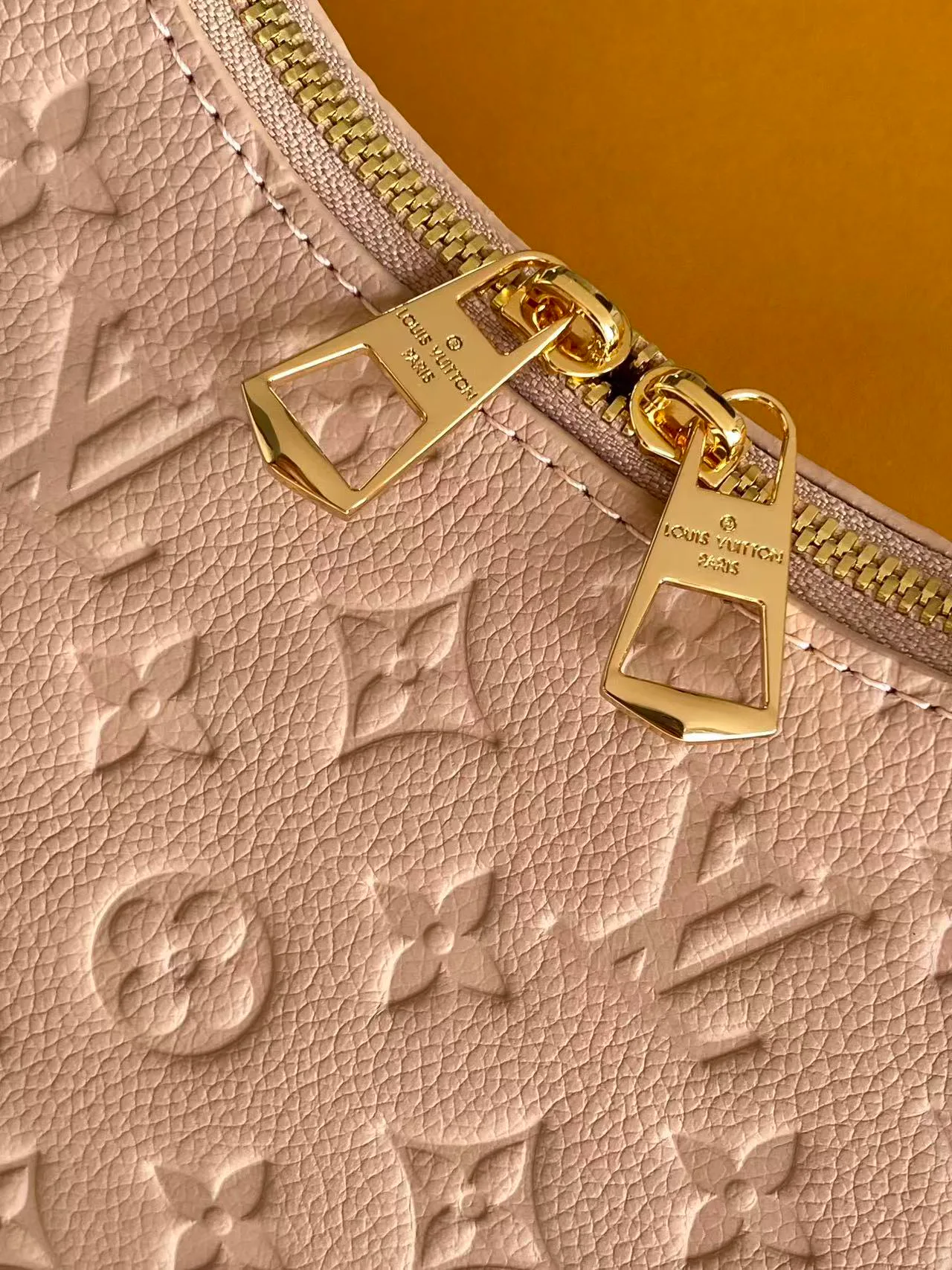 Women's Classic Handbags LOUIS VUITTON 18310343