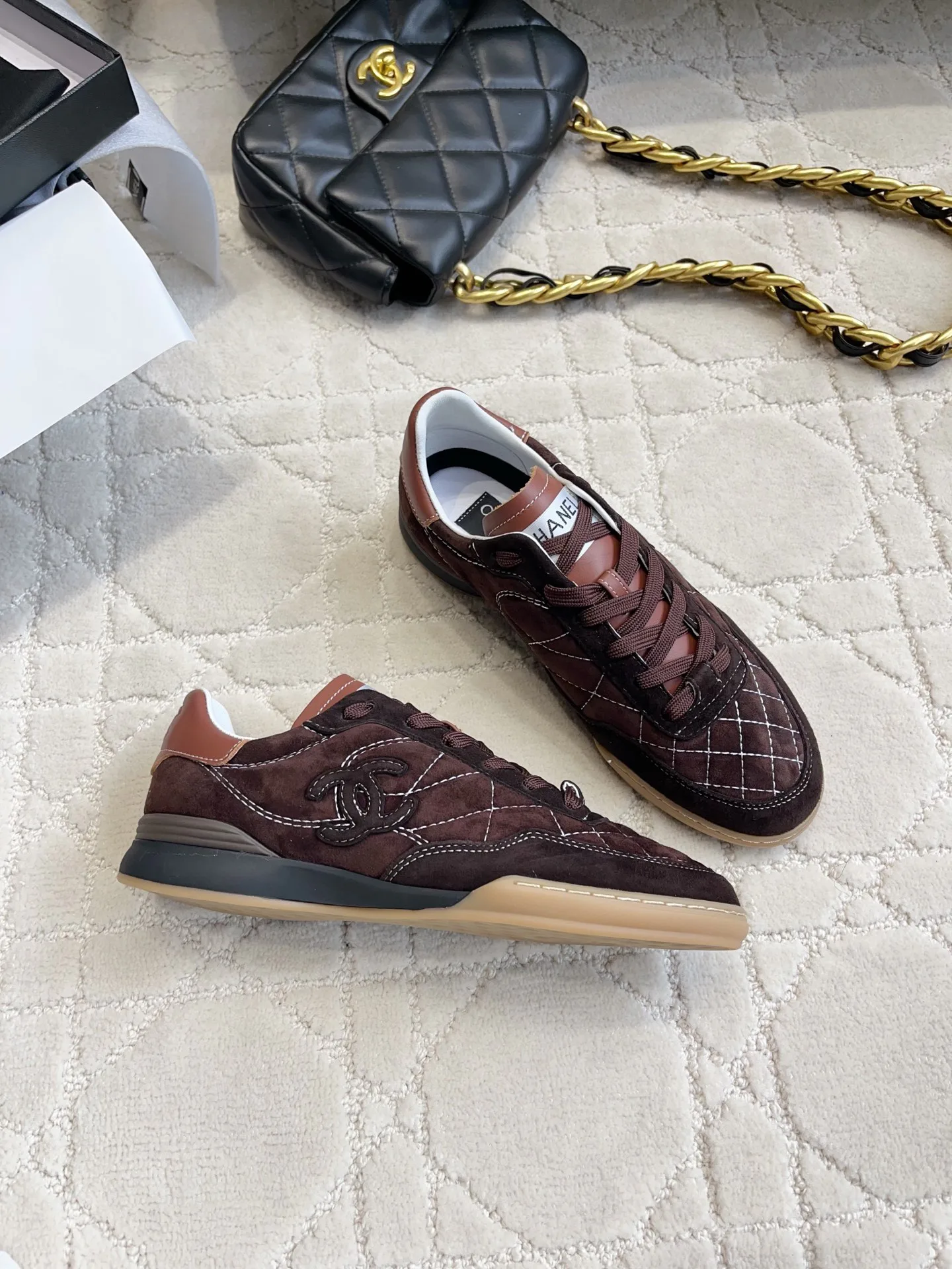 Women's Sneakers CHANEL 17936556