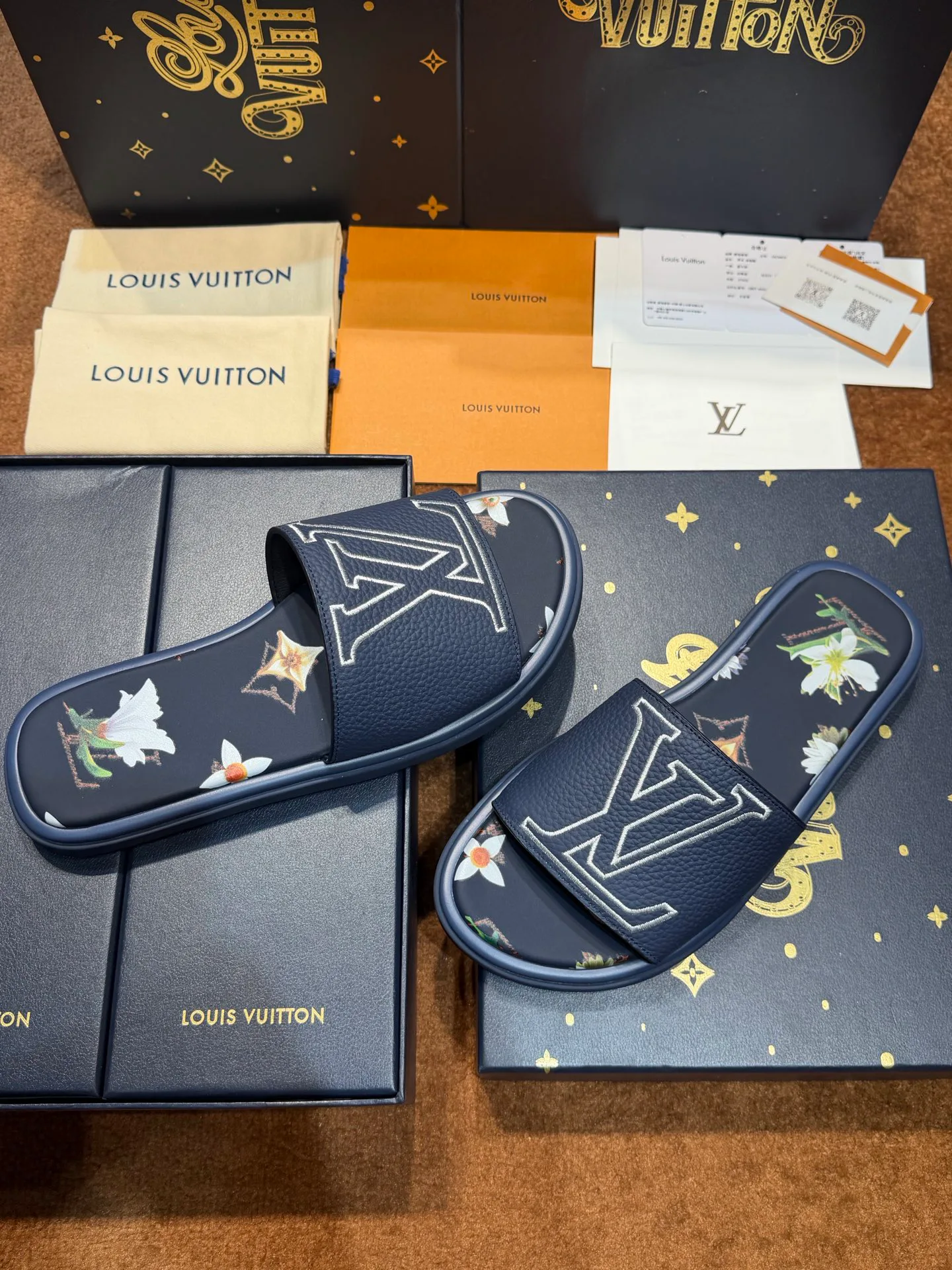 Women's Flip-Flops LOUIS VUITTON 17059503