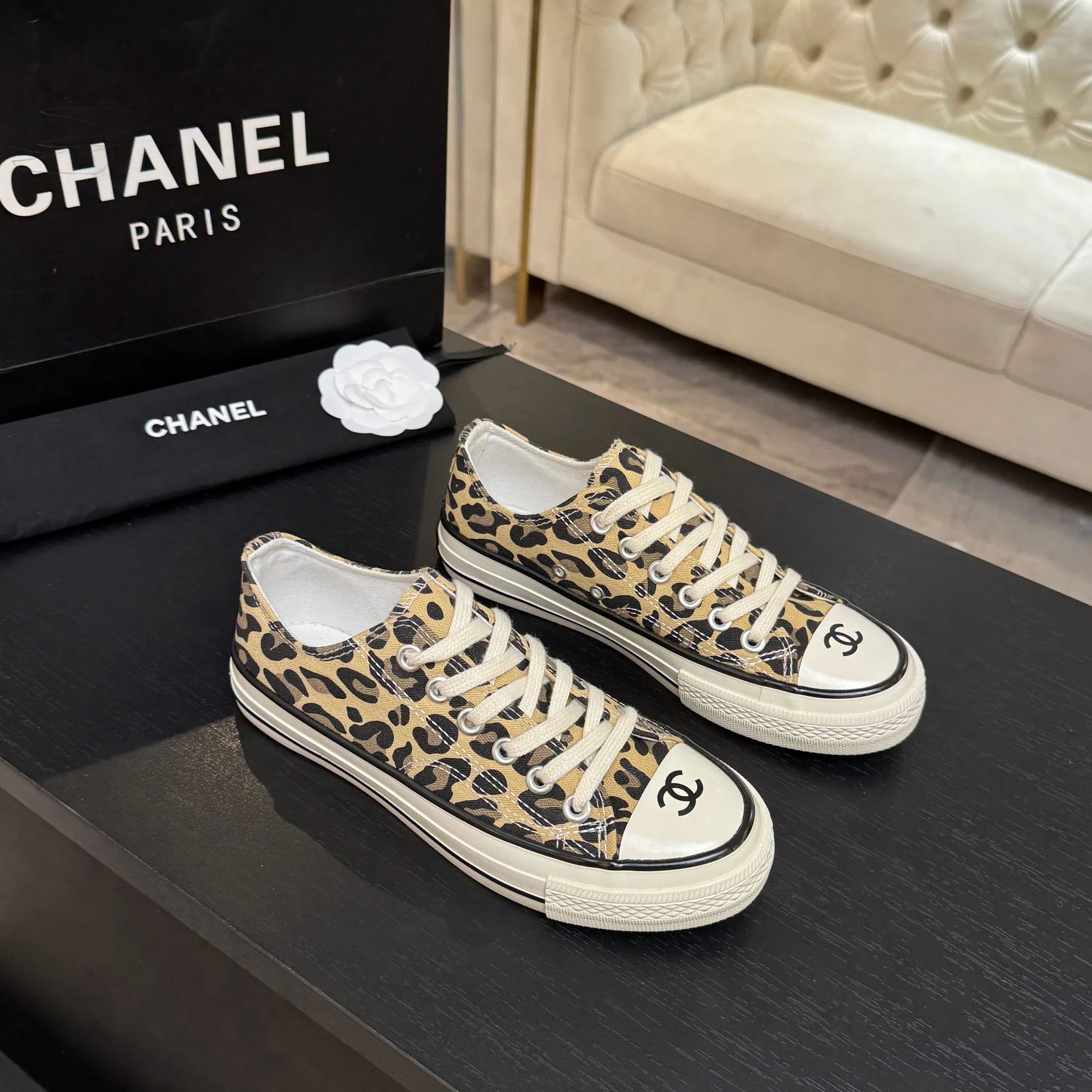 Women's Sneakers CHANEL 18062555