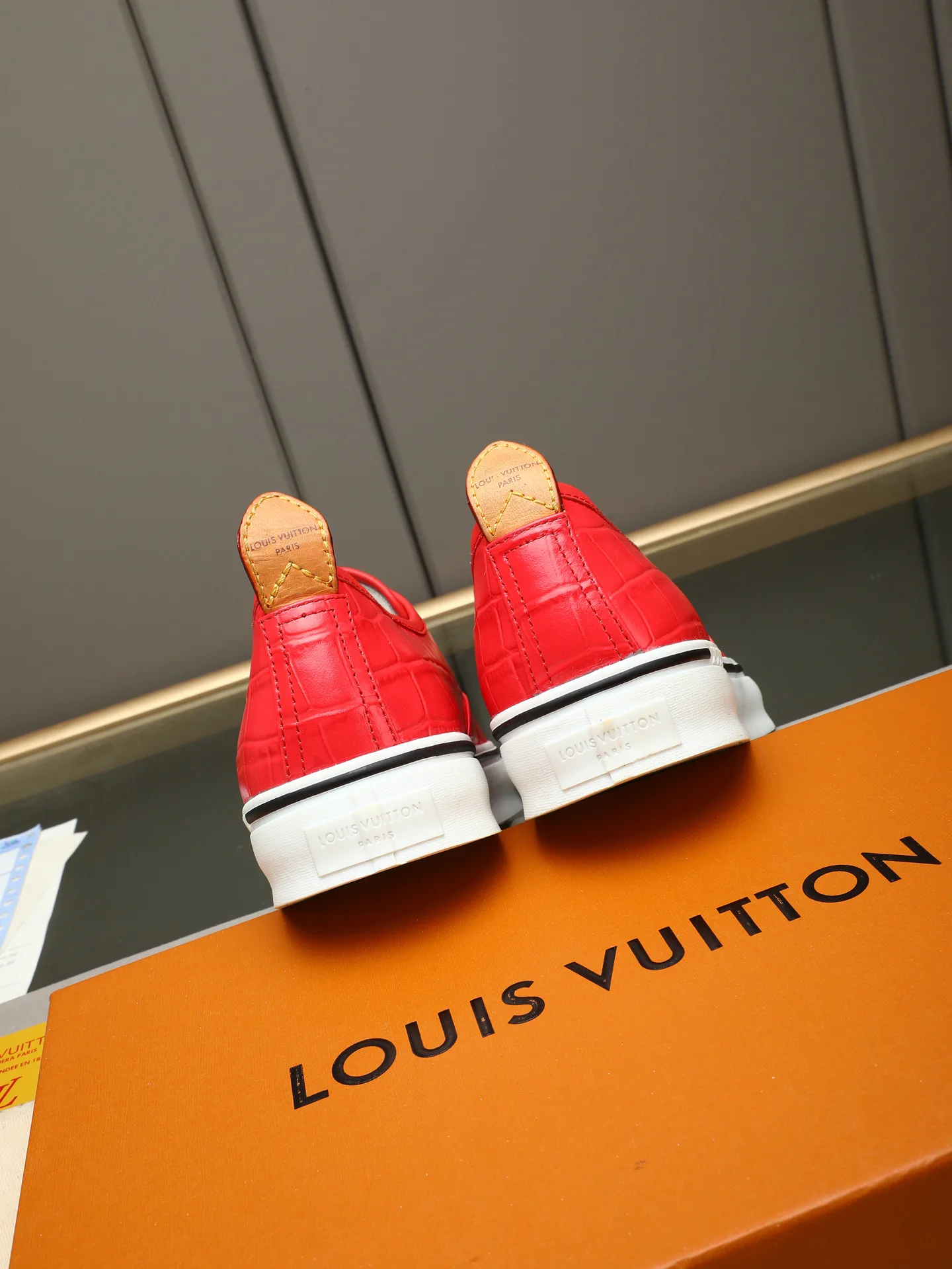 Men's Sneakers LOUIS VUITTON 17947263
