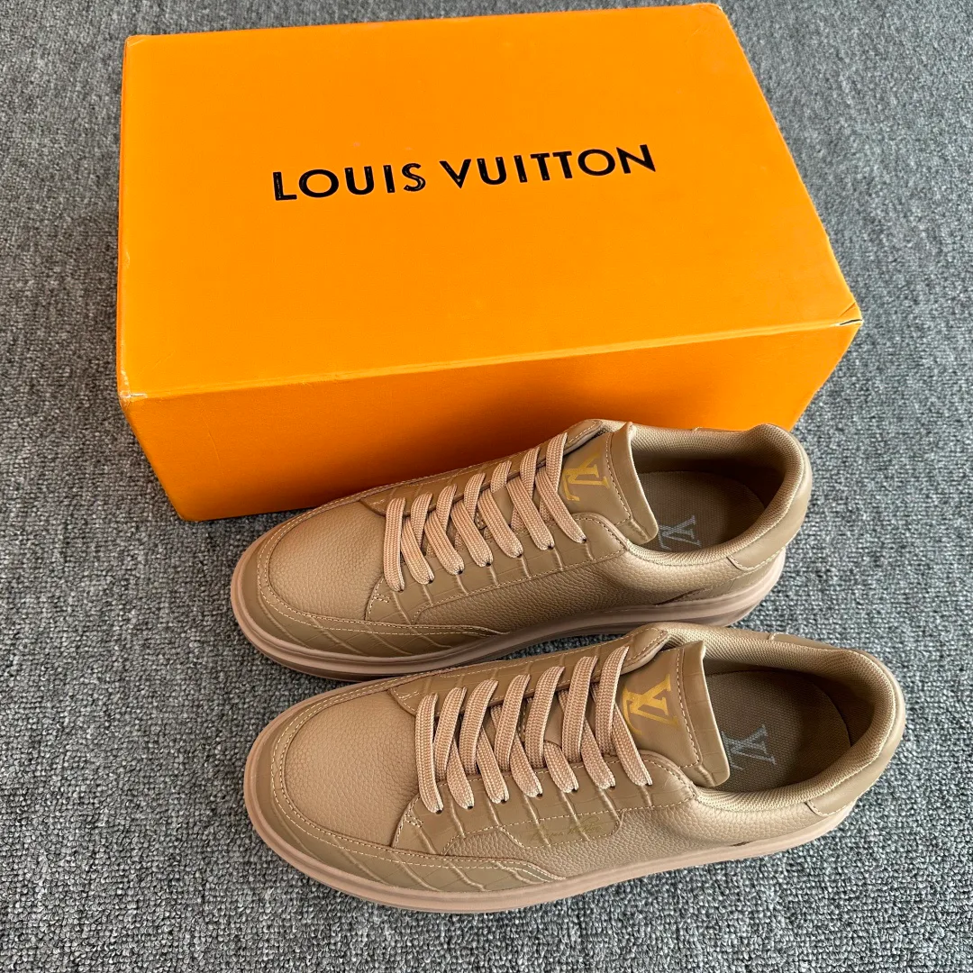 Men's Sneakers LOUIS VUITTON 18394326