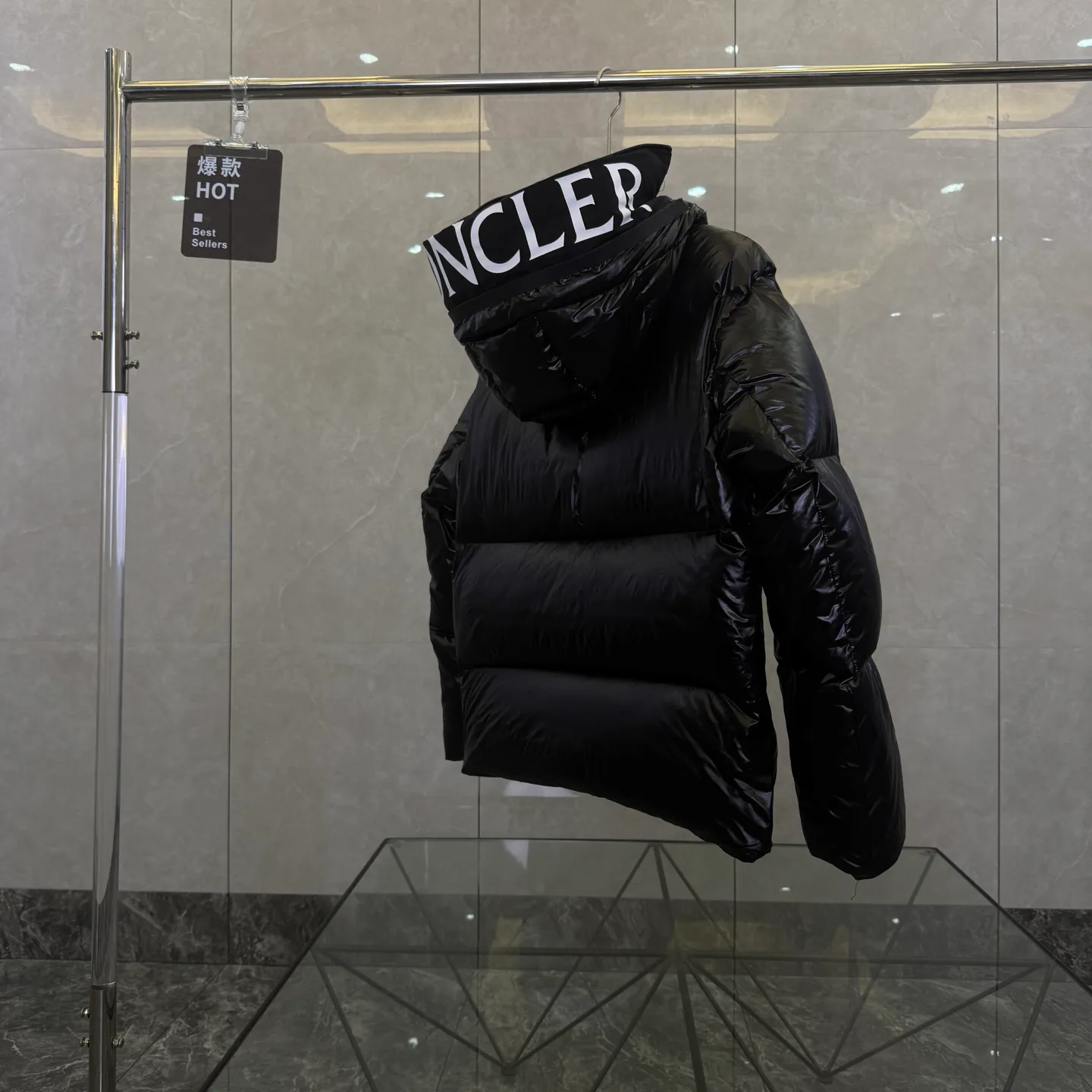 Women's Jackets And Down Jackets MONCLER 18391716