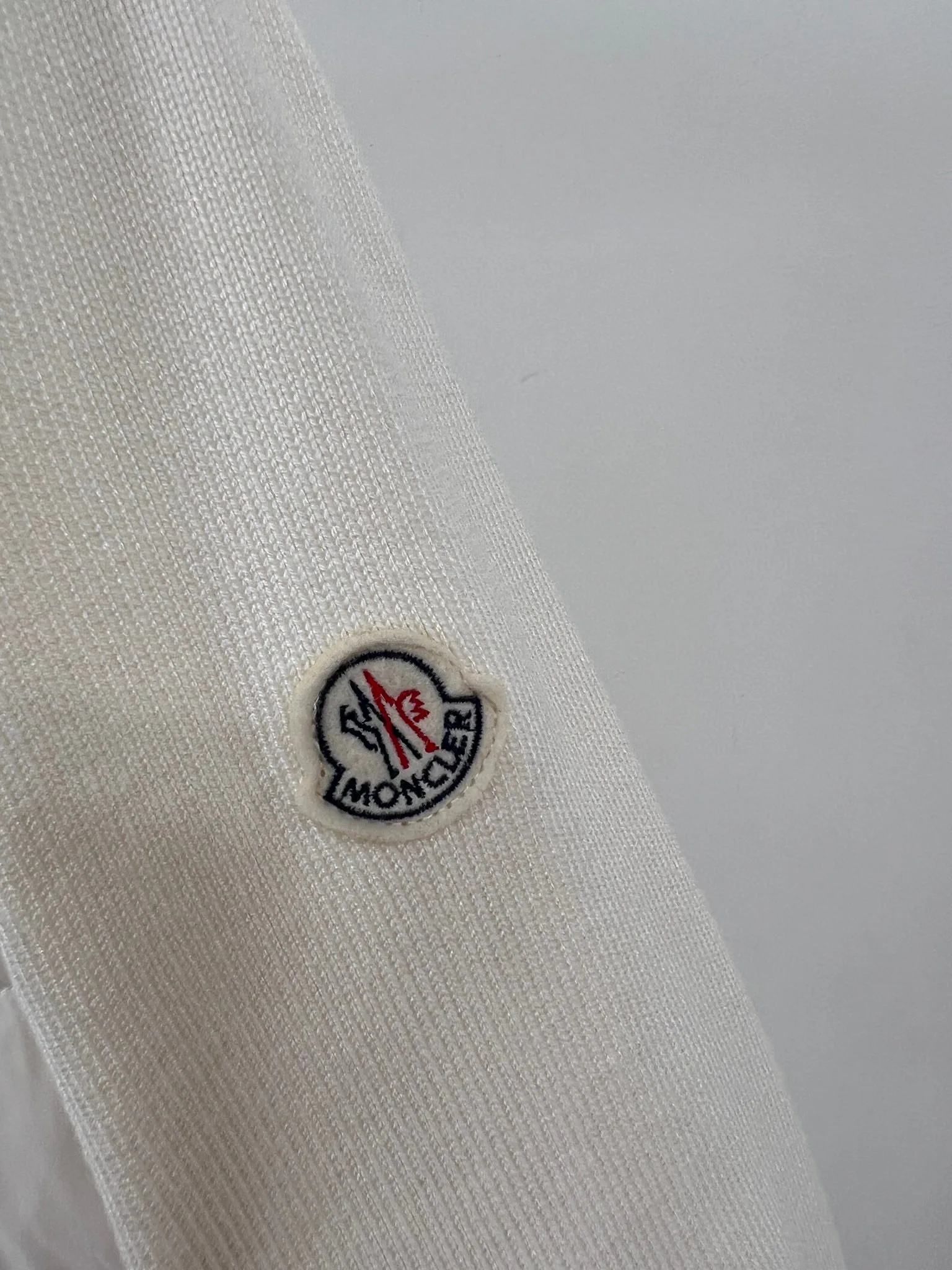 Women's Jackets And Down Jackets MONCLER 18415624