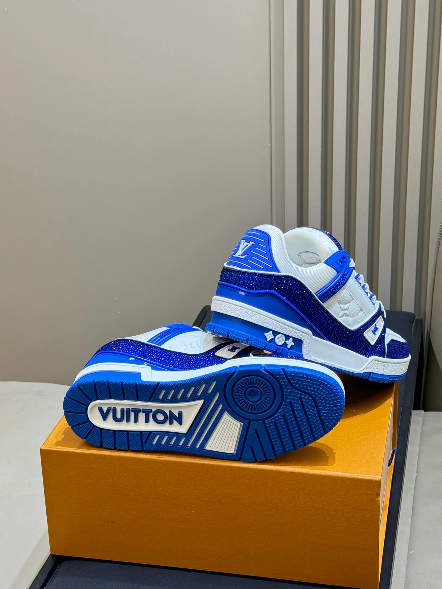 Men's Sneakers LOUIS VUITTON 18073567