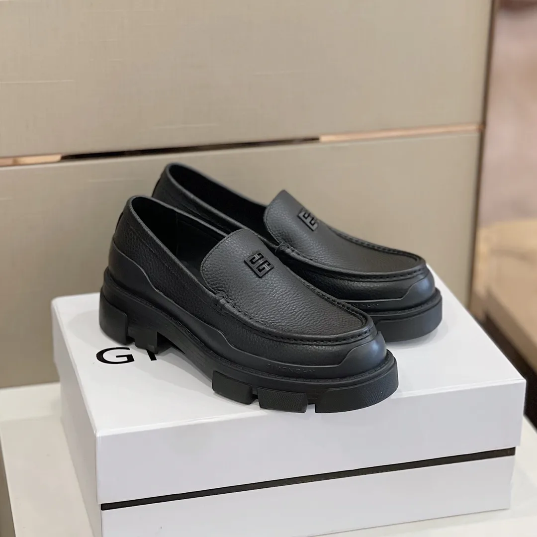 Men's Loafers And Dress Shoes GIVENCHY 18453608