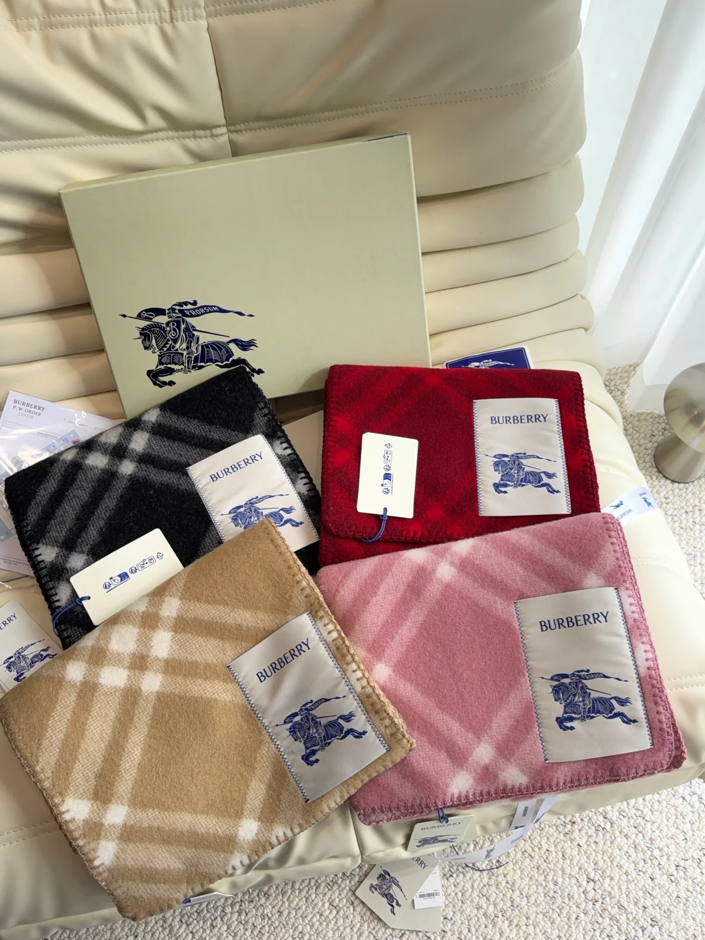 Scarves BURBERRY 18104960