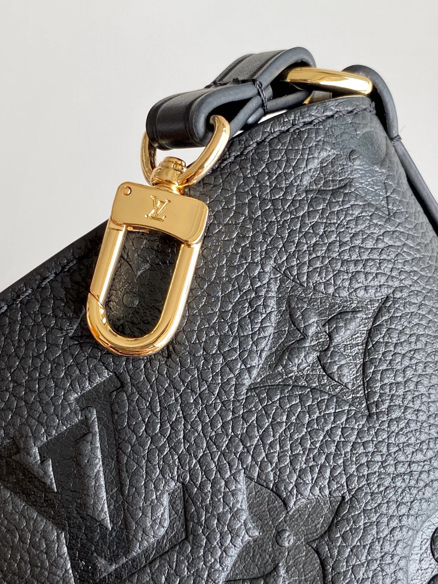 Women's Classic Handbags LOUIS VUITTON 17813551