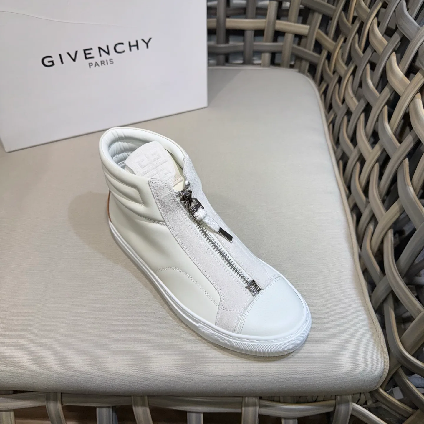 Men's Sneakers GIVENCHY 18267088