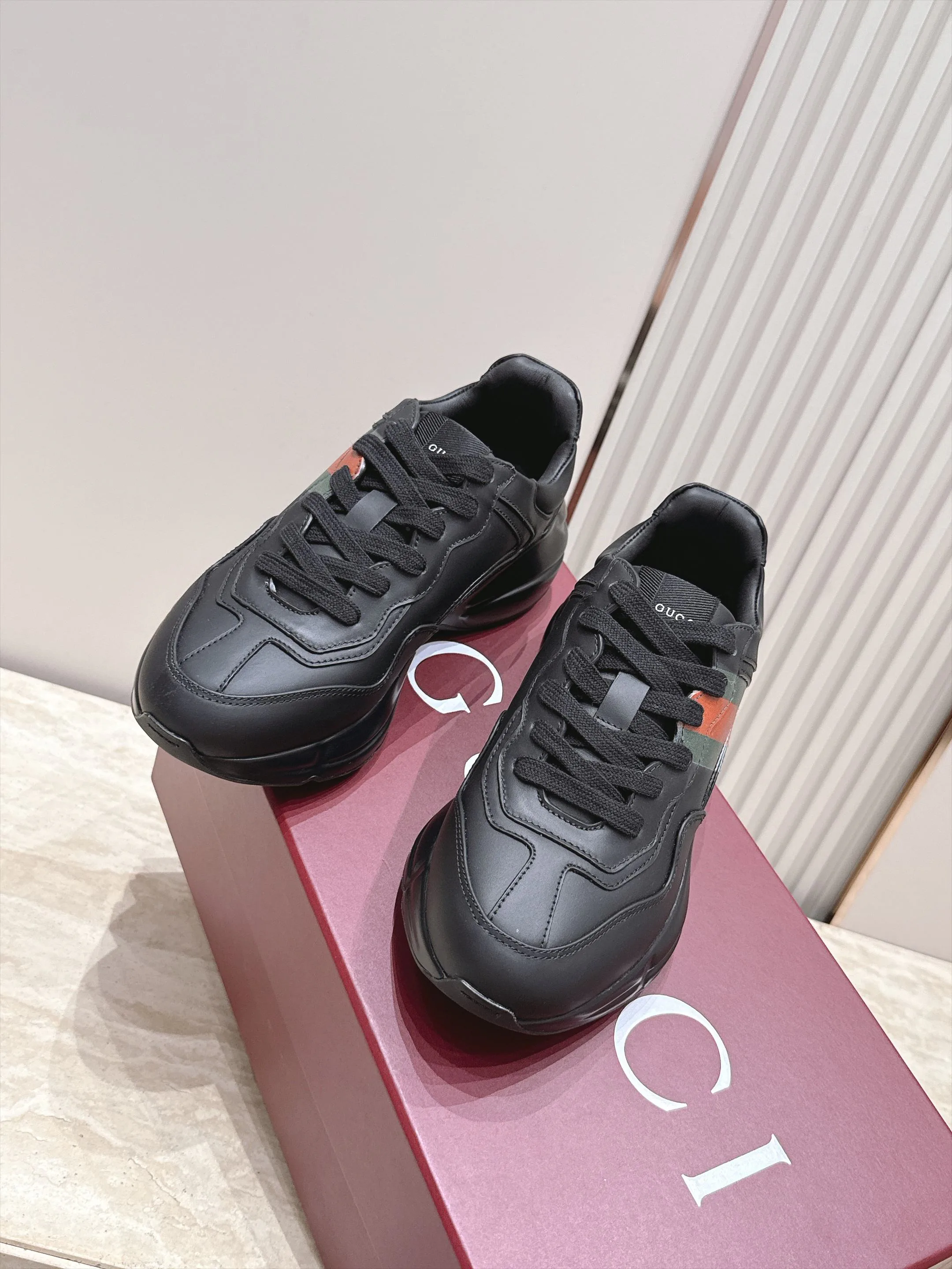 Women's Sneakers GUCCI 18025256