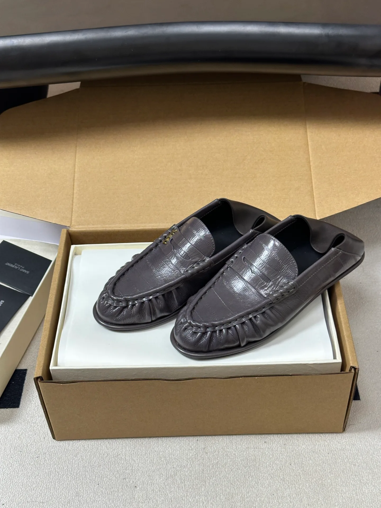 Women's Loafers And Moccasins SAINT LAURENT 18049123