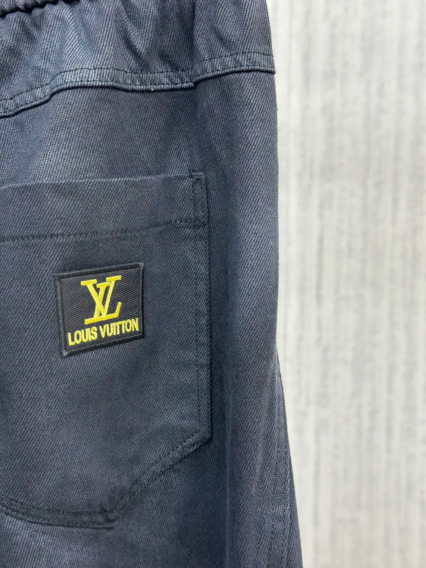 Брюки Мужские Louis Vuitton 18566838
