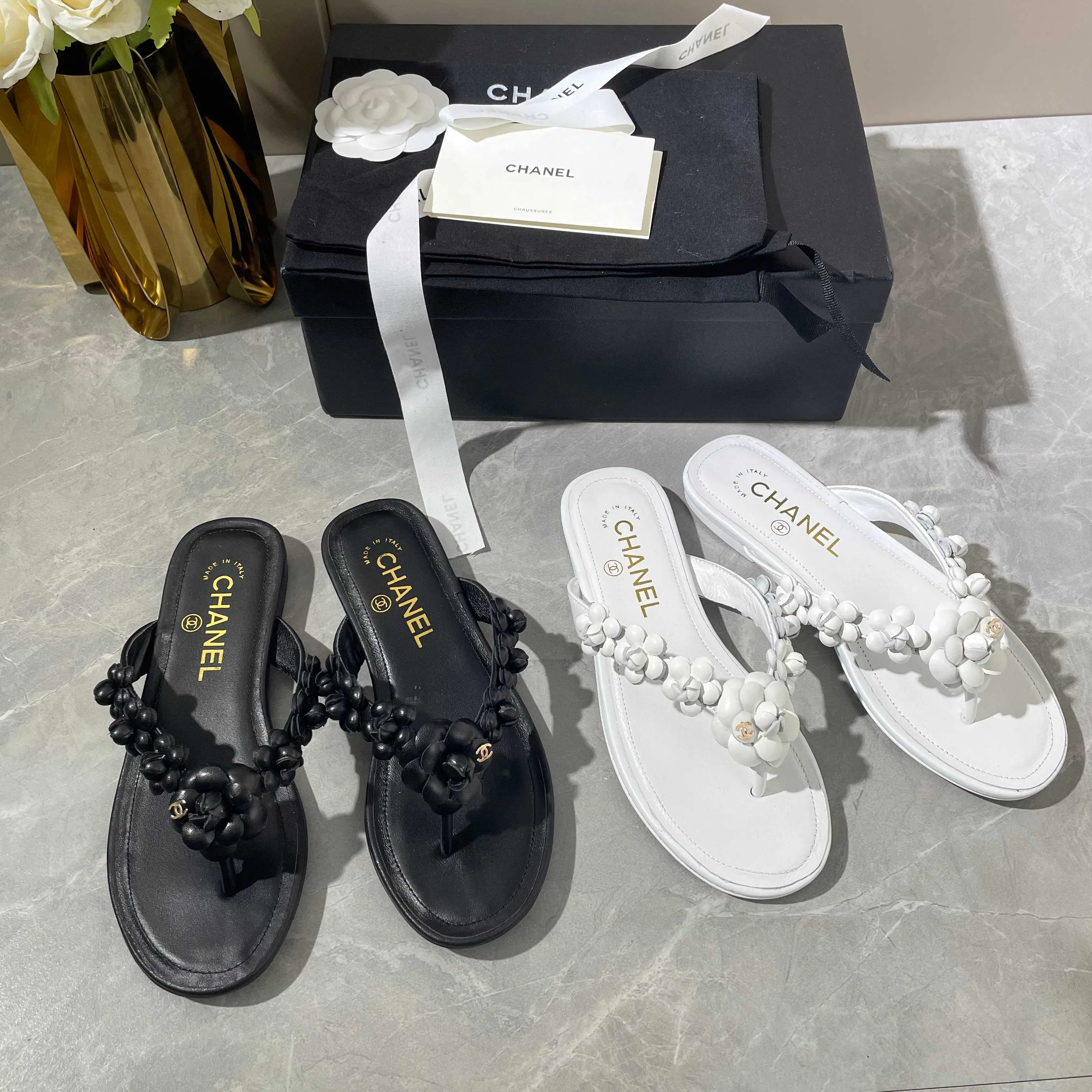 Women's Flip-Flops CHANEL 17947067