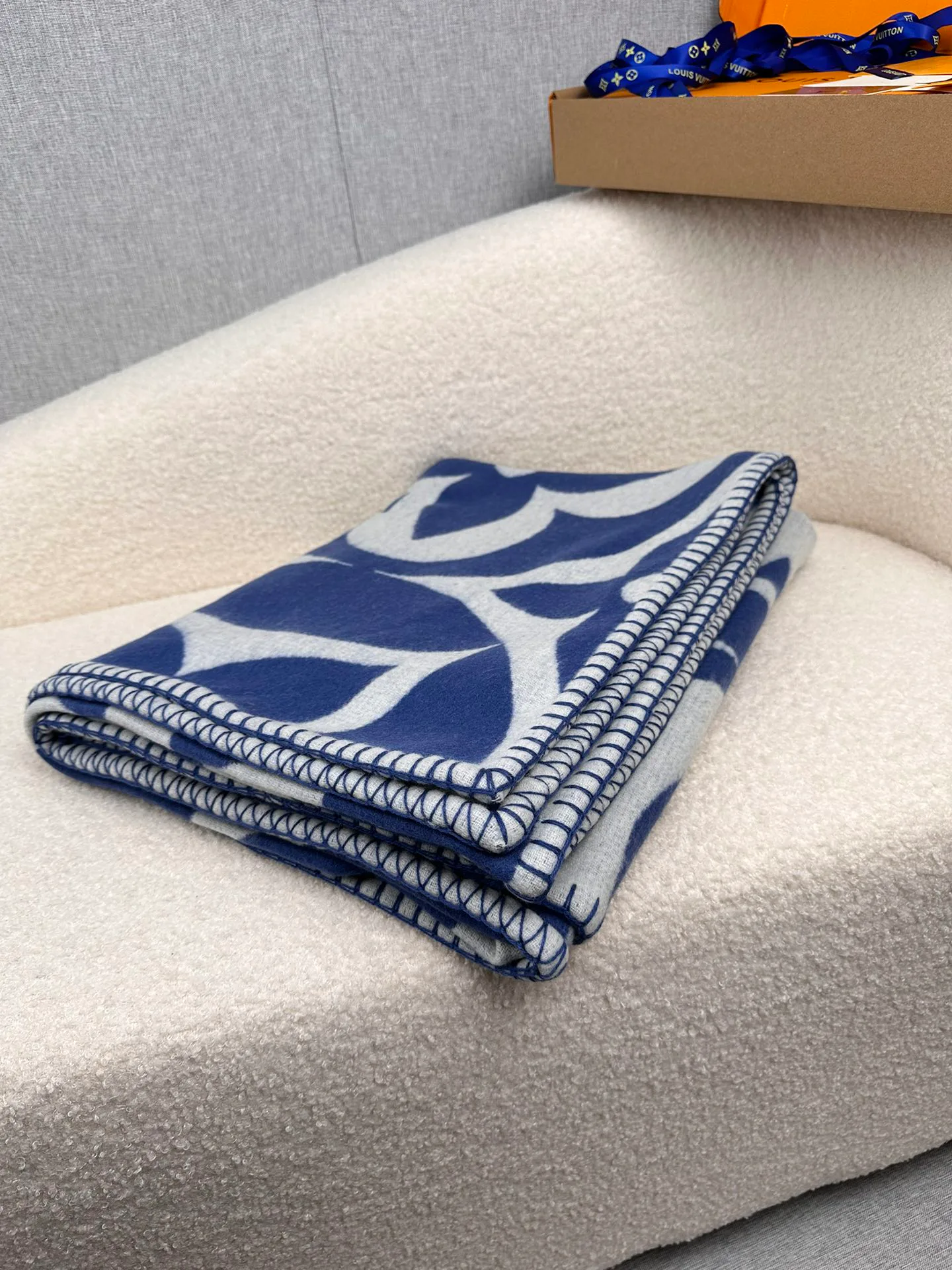 Textiles LOUIS VUITTON 18002658