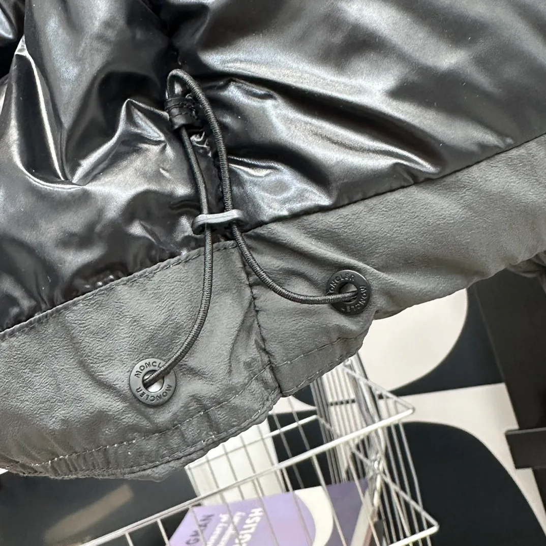 Women's Jackets And Down Jackets MONCLER 18415707