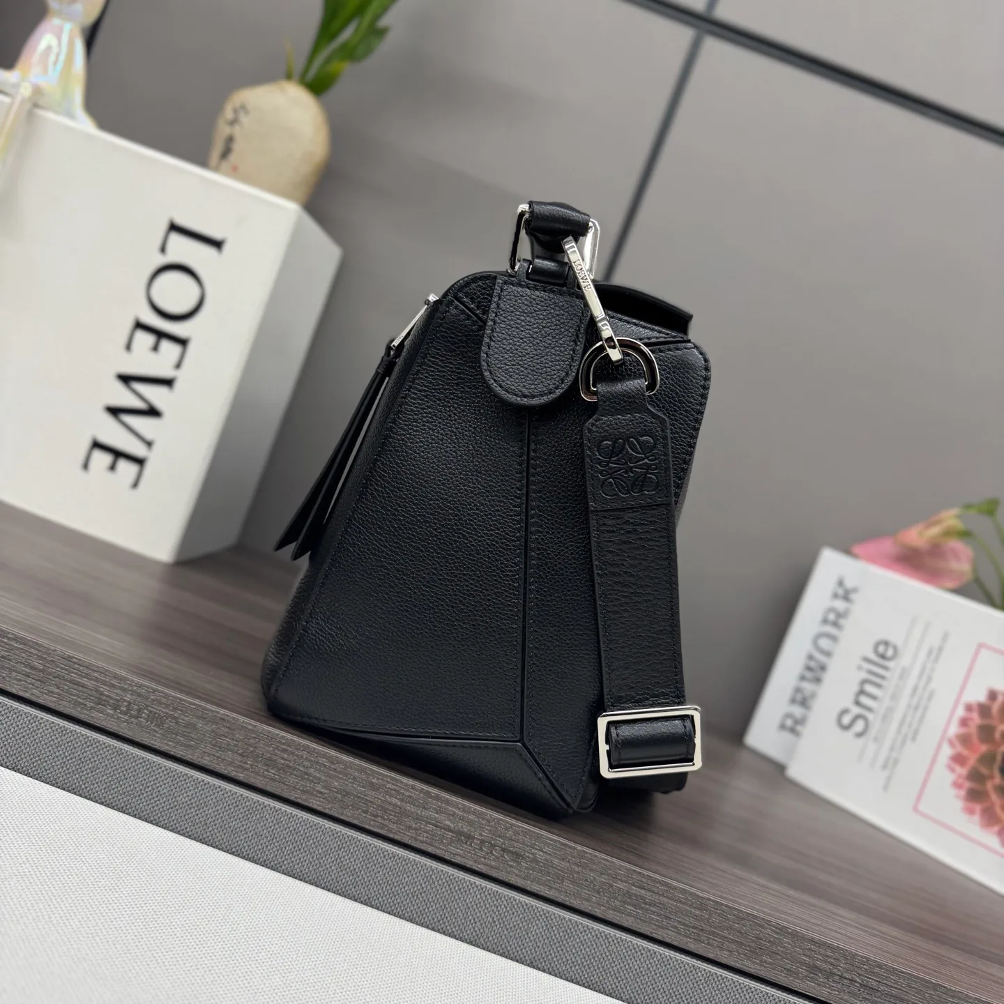Women's Classic Handbags LOEWE 18030336