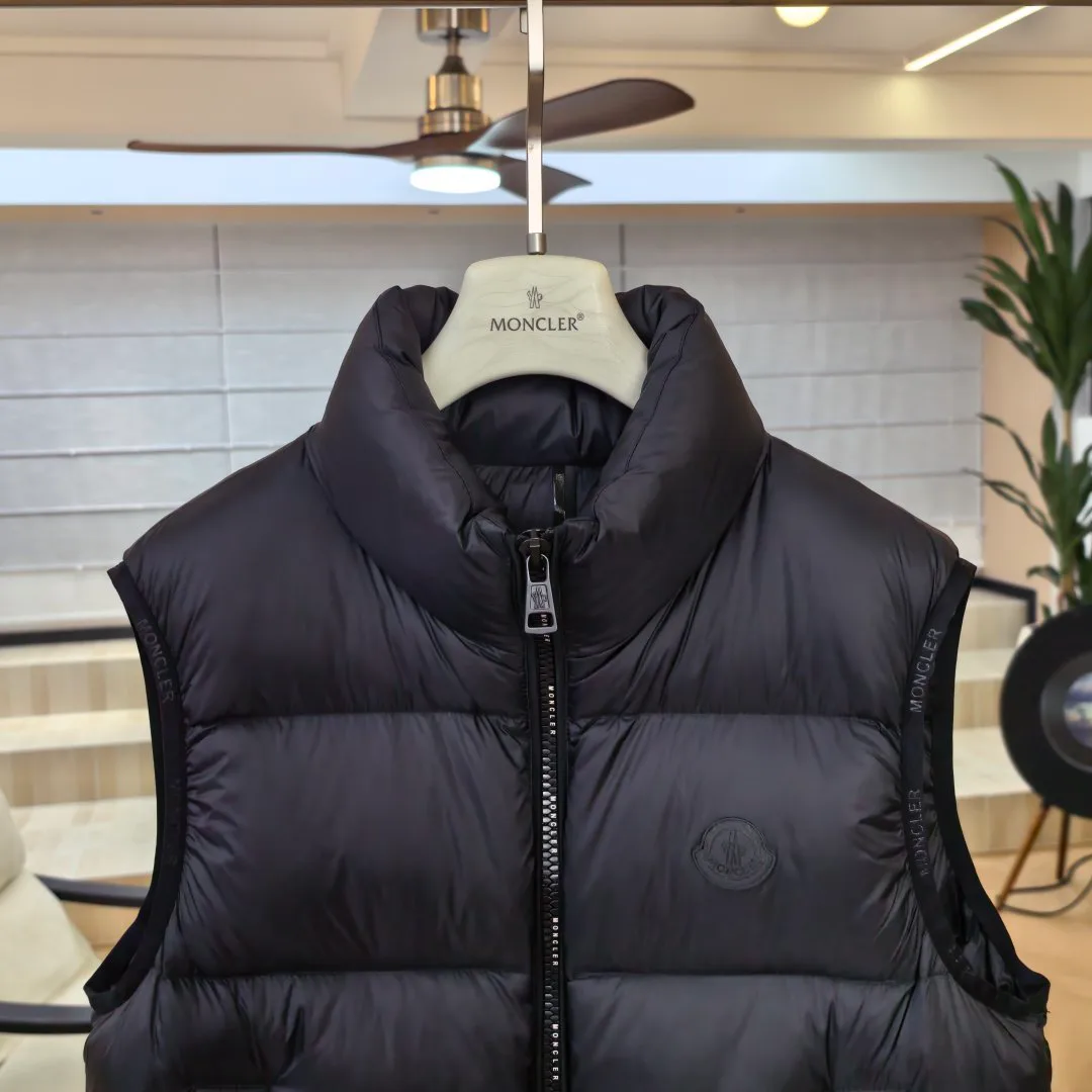 Women's Vests MONCLER 18130365