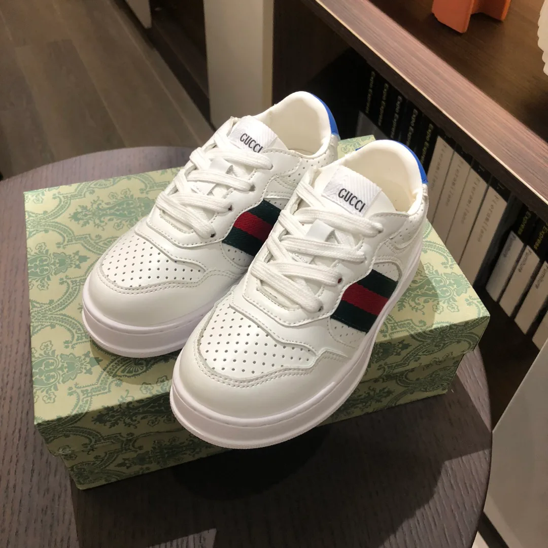 Women's Sneakers GUCCI 18445138