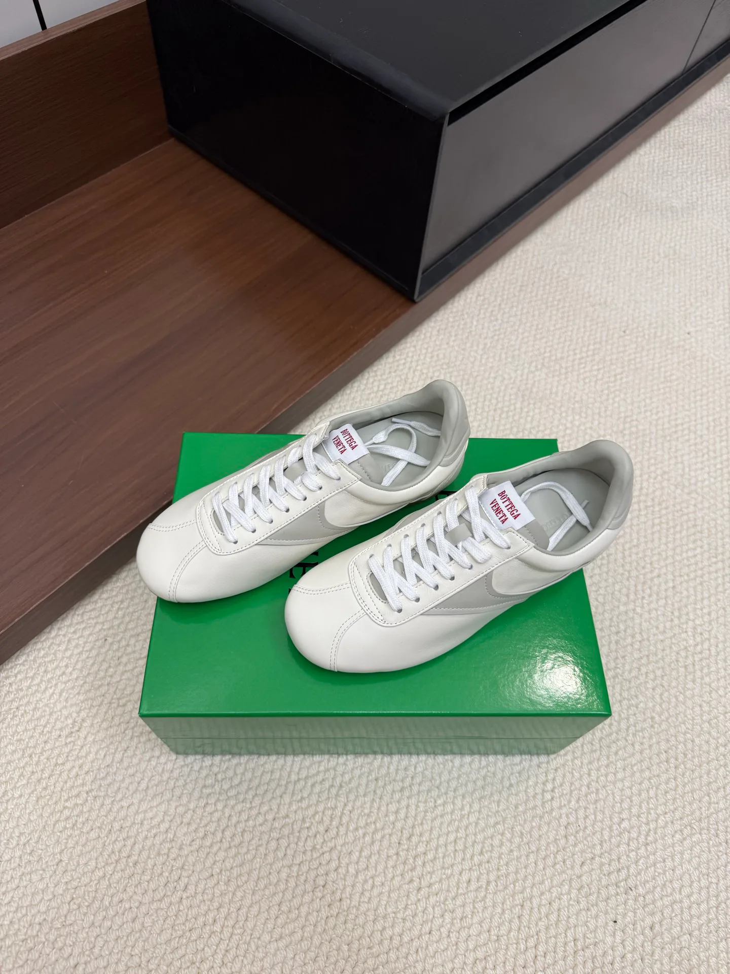 Women's Sneakers BOTTEGA VENETA 18042086