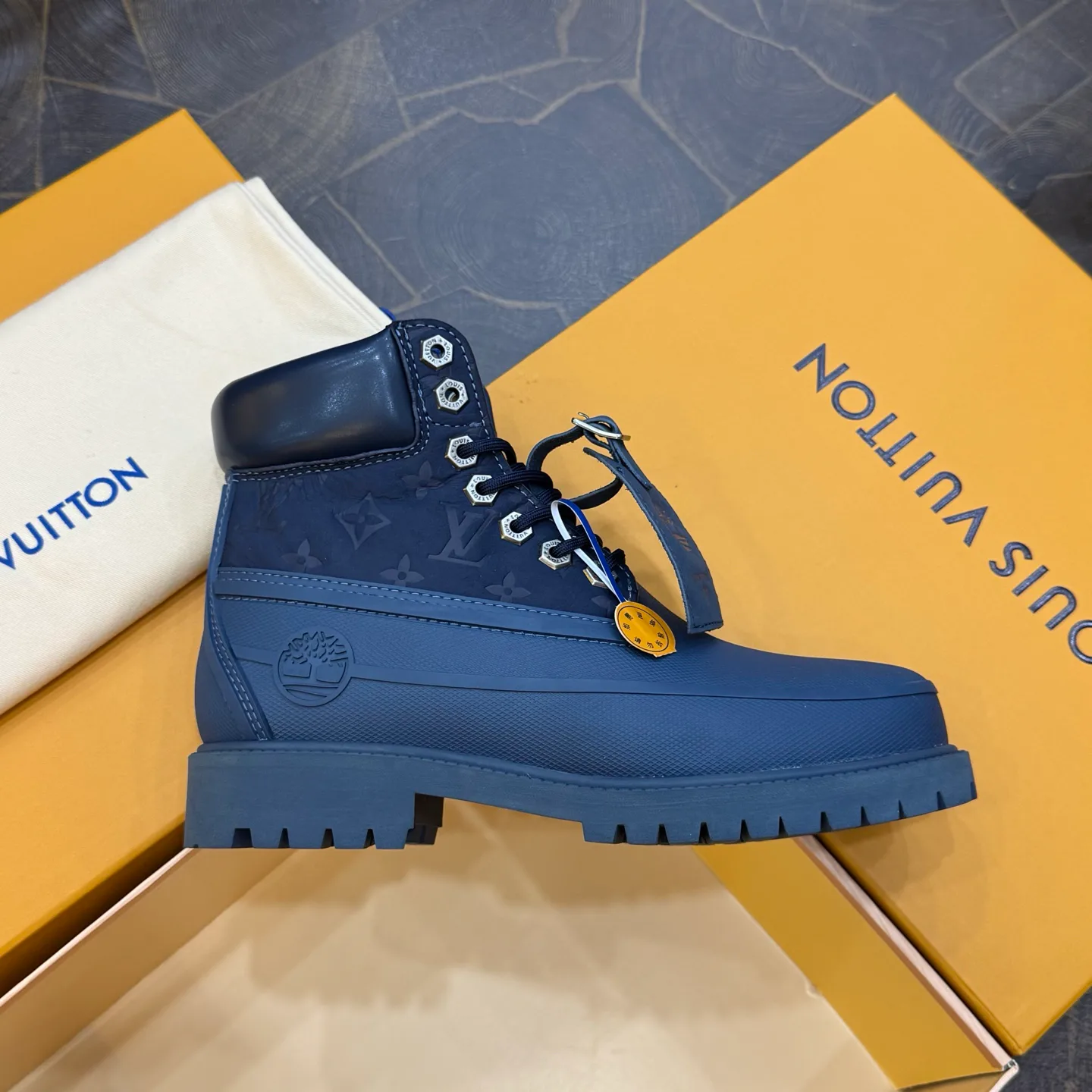 Men's Ankle Boots LOUIS VUITTON 18267074