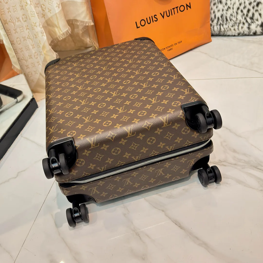 Suitcases LOUIS VUITTON 17675222