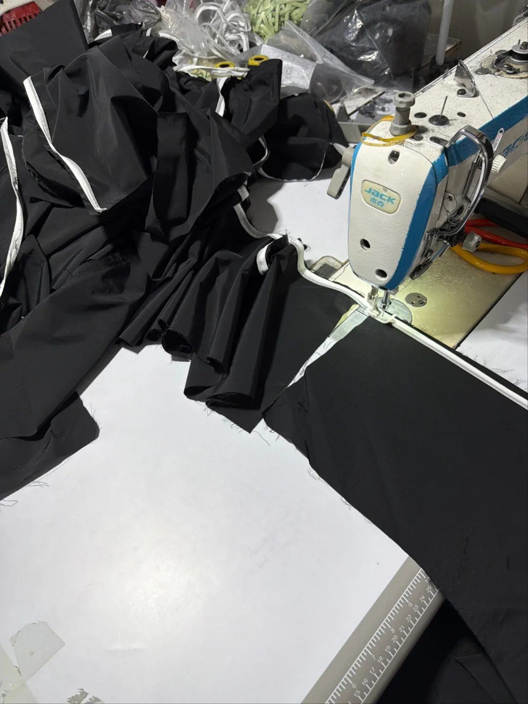 Men's Trousers BALENCIAGA 16991161