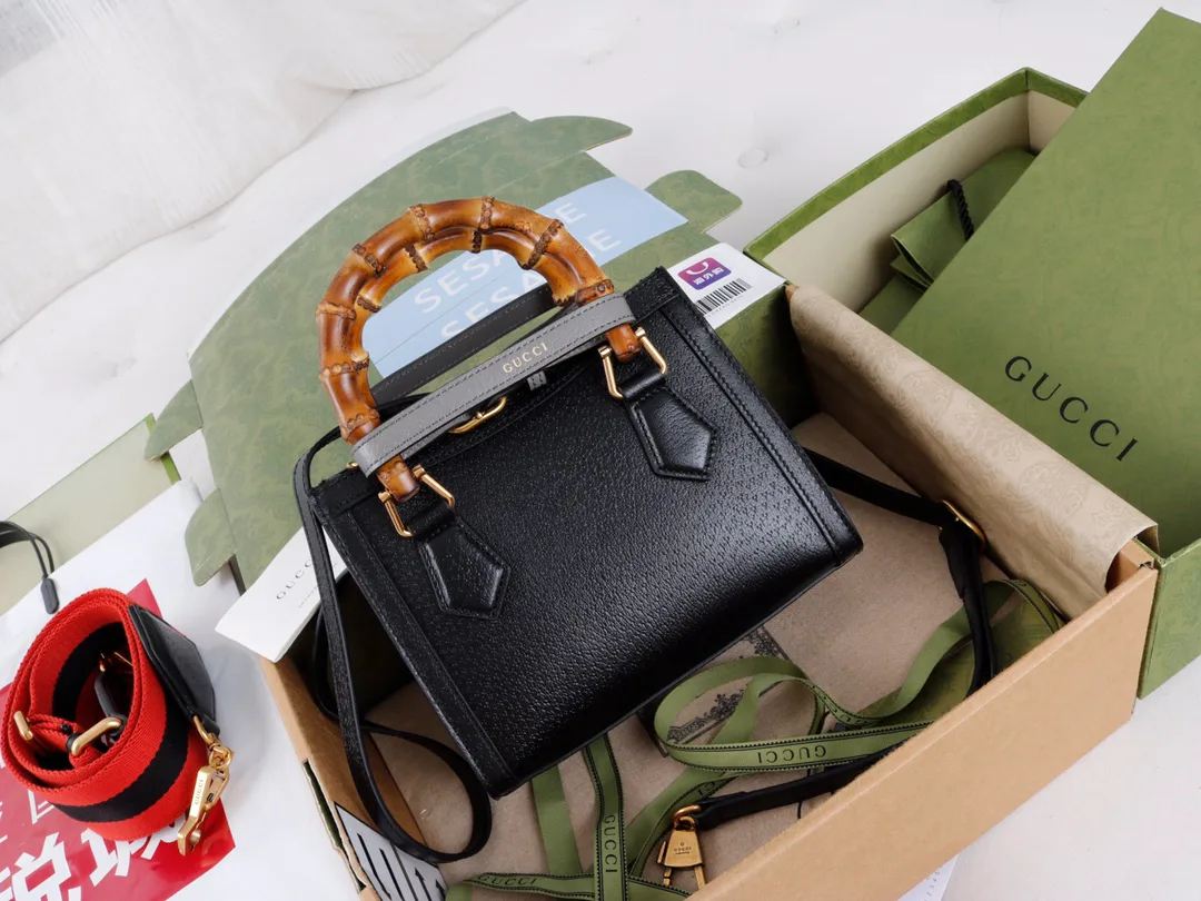 Women's Classic Handbags GUCCI 18065394