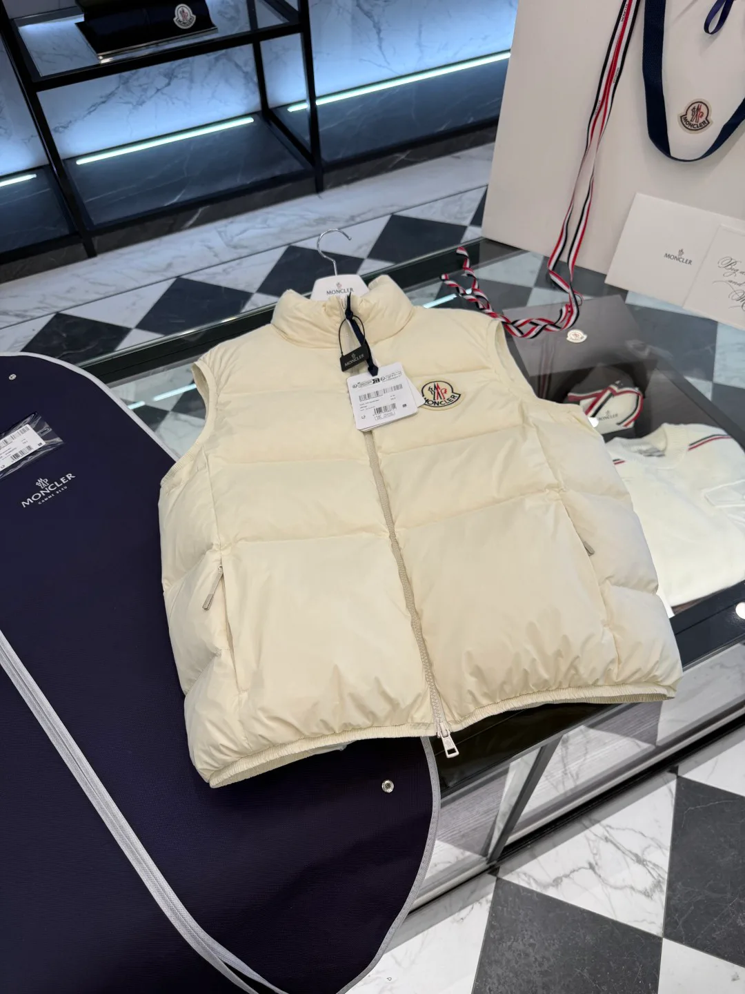 Women's Vests MONCLER 18007566