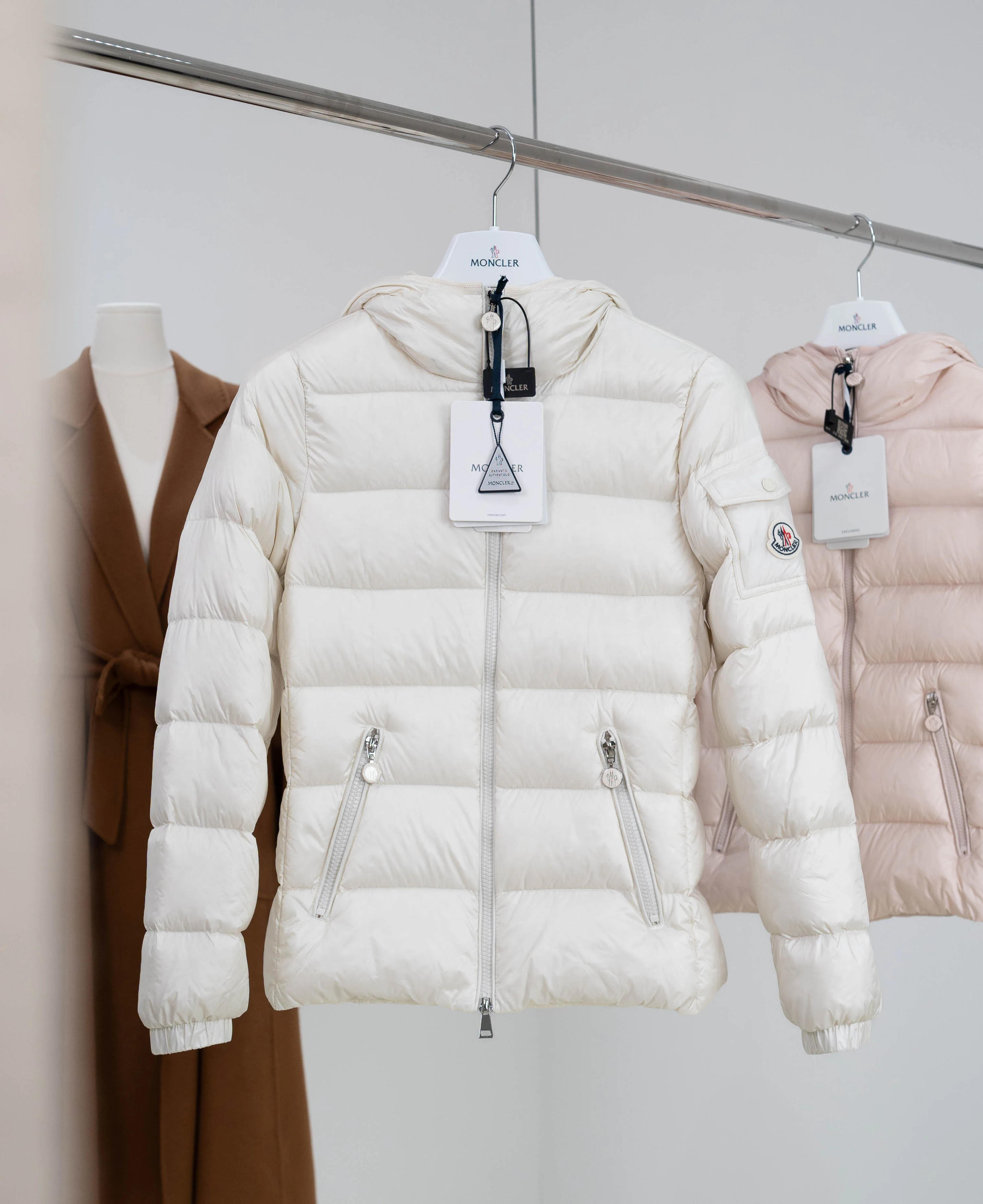 Women's Jackets And Down Jackets MONCLER 18141266