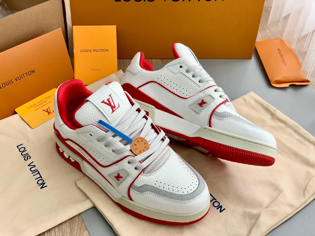 Women's Sneakers LOUIS VUITTON 18014142