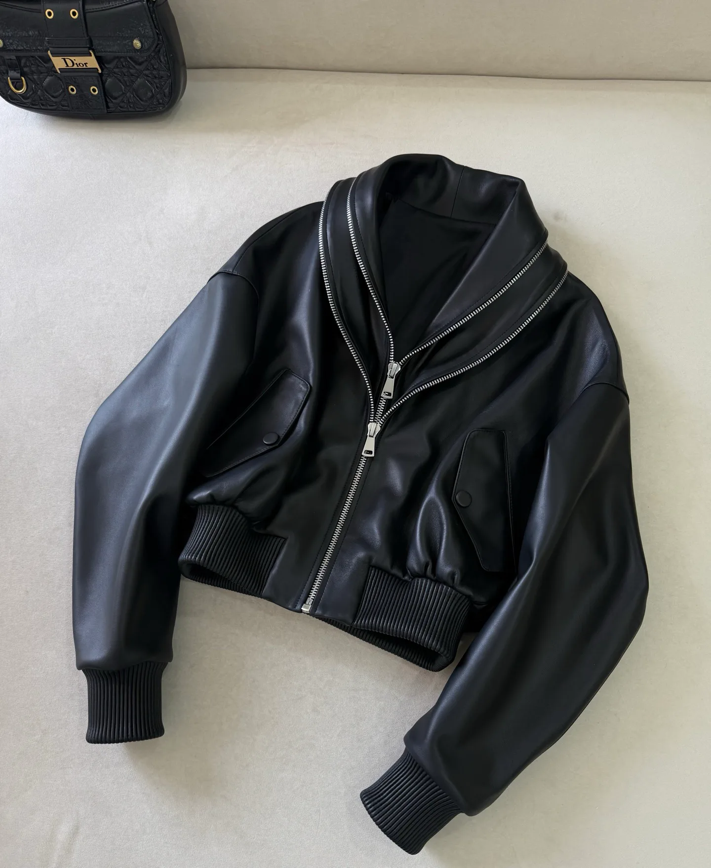 Men's Leather Jackets And Sheepskin Coats GIVENCHY 18513126