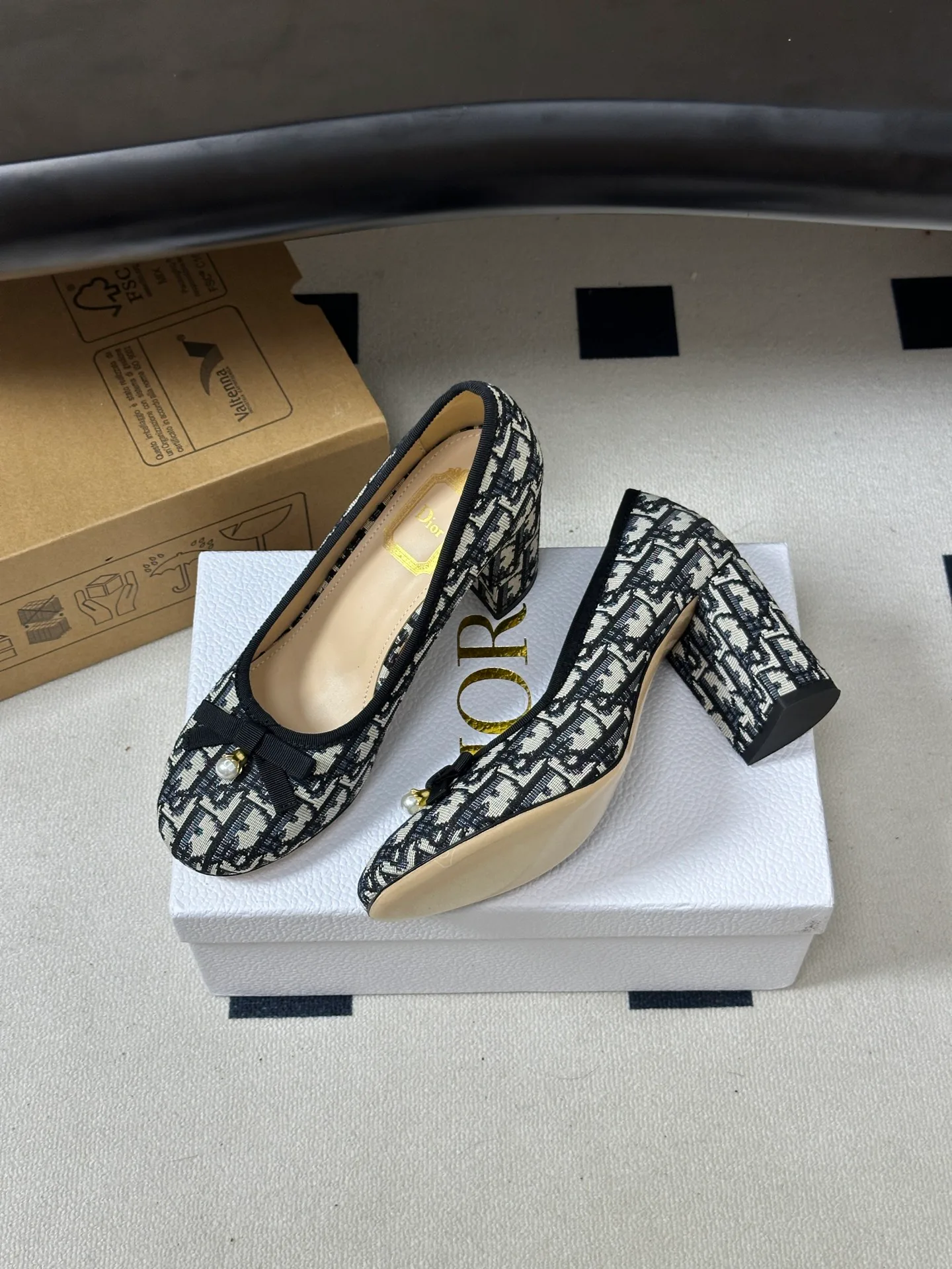 Women's Ballet Flats CHRISTIAN DIOR 18049193