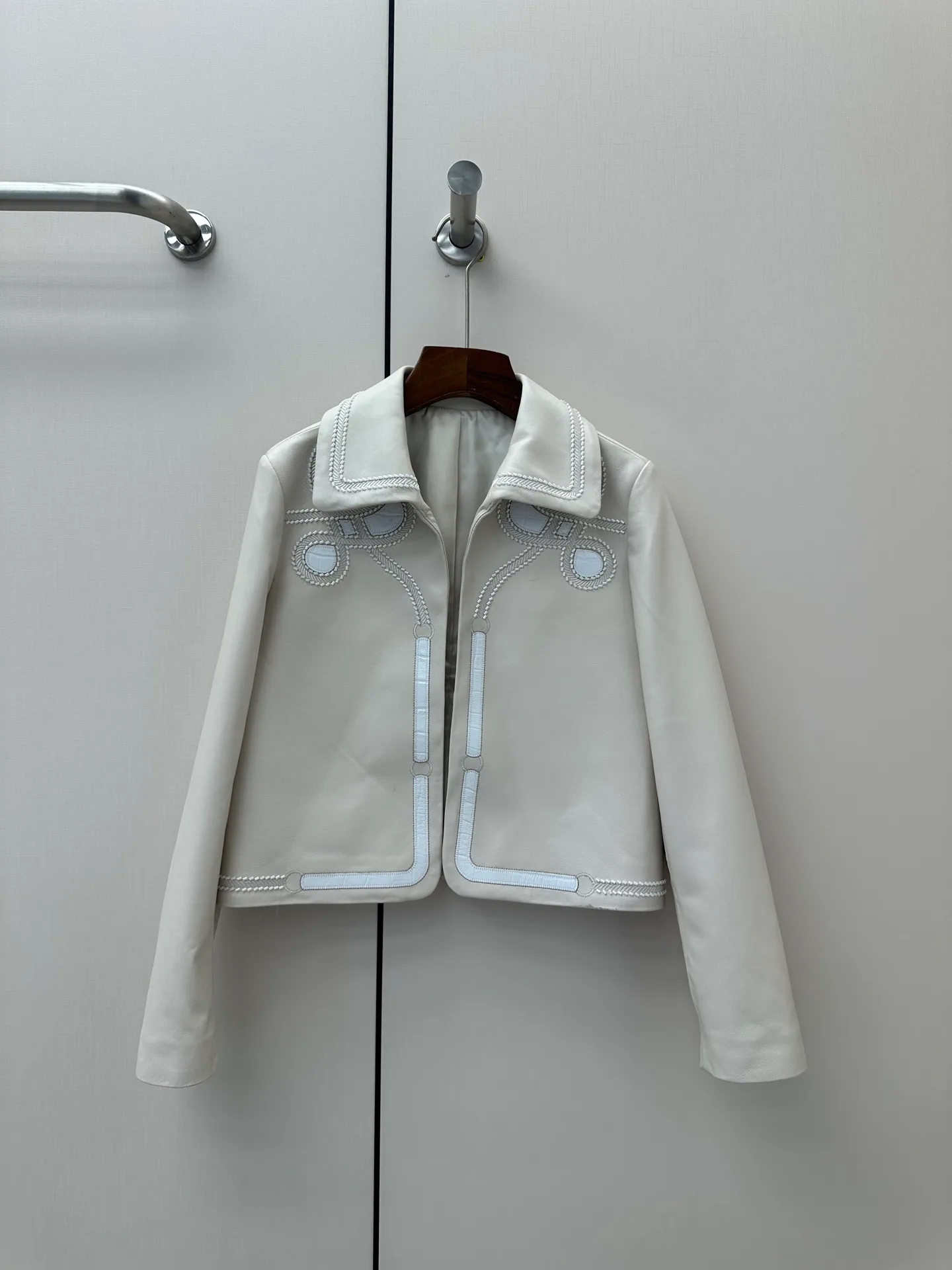 Women's Leather Jackets And Sheepskin Coats HERMES 18060937